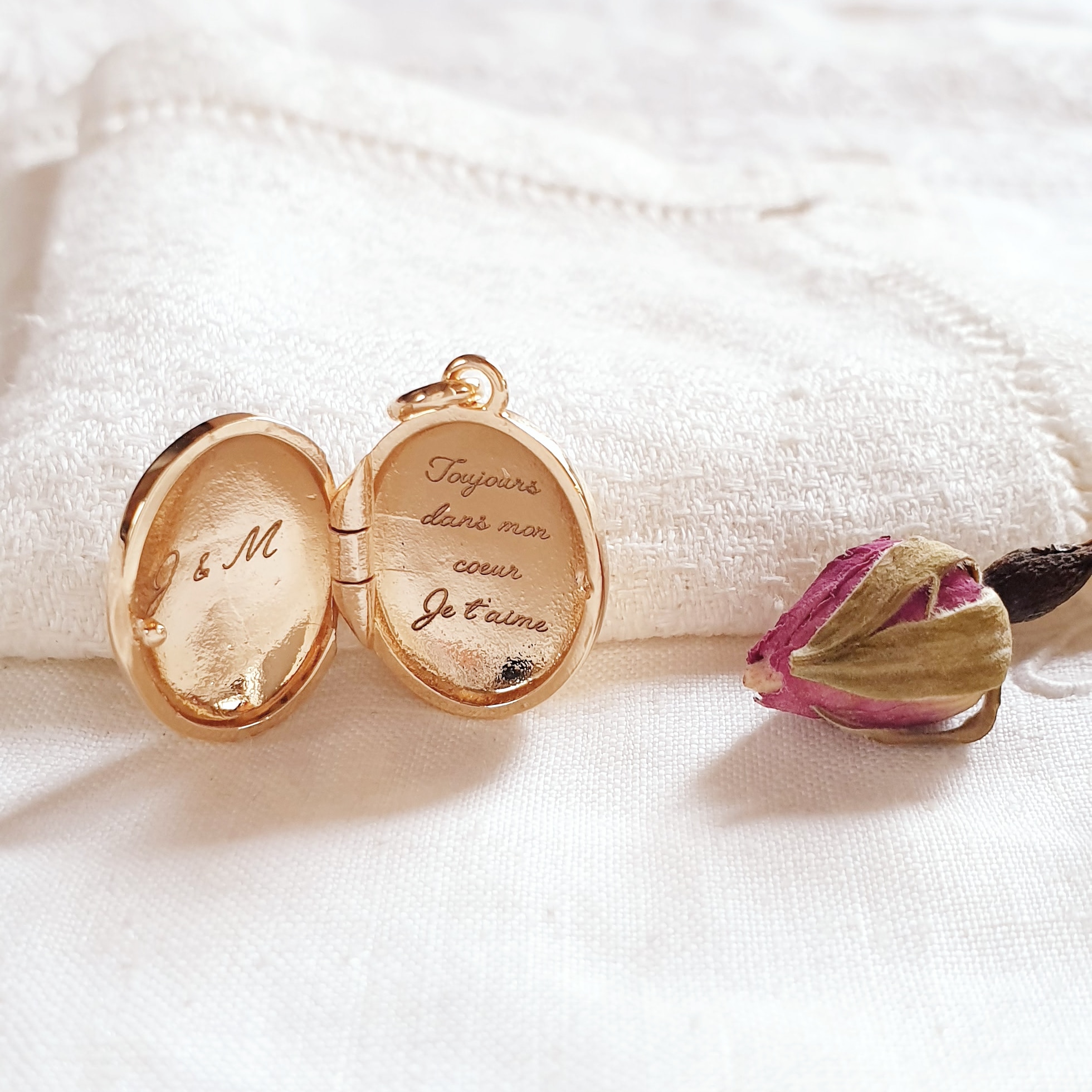 collier plaque or personnalise amoureuse