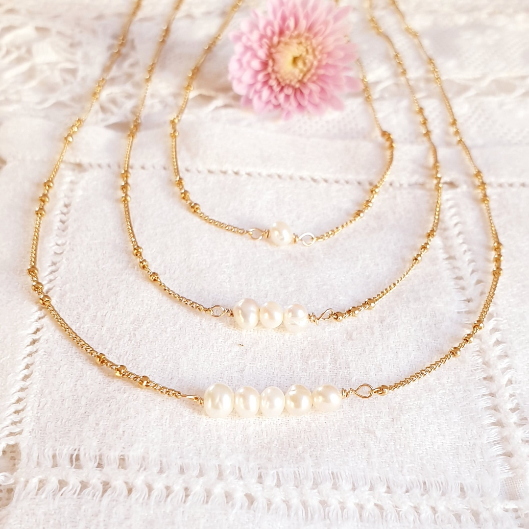FUSIONNELLE collier personnalisé avec perles de nacre blanche ou grise or argent