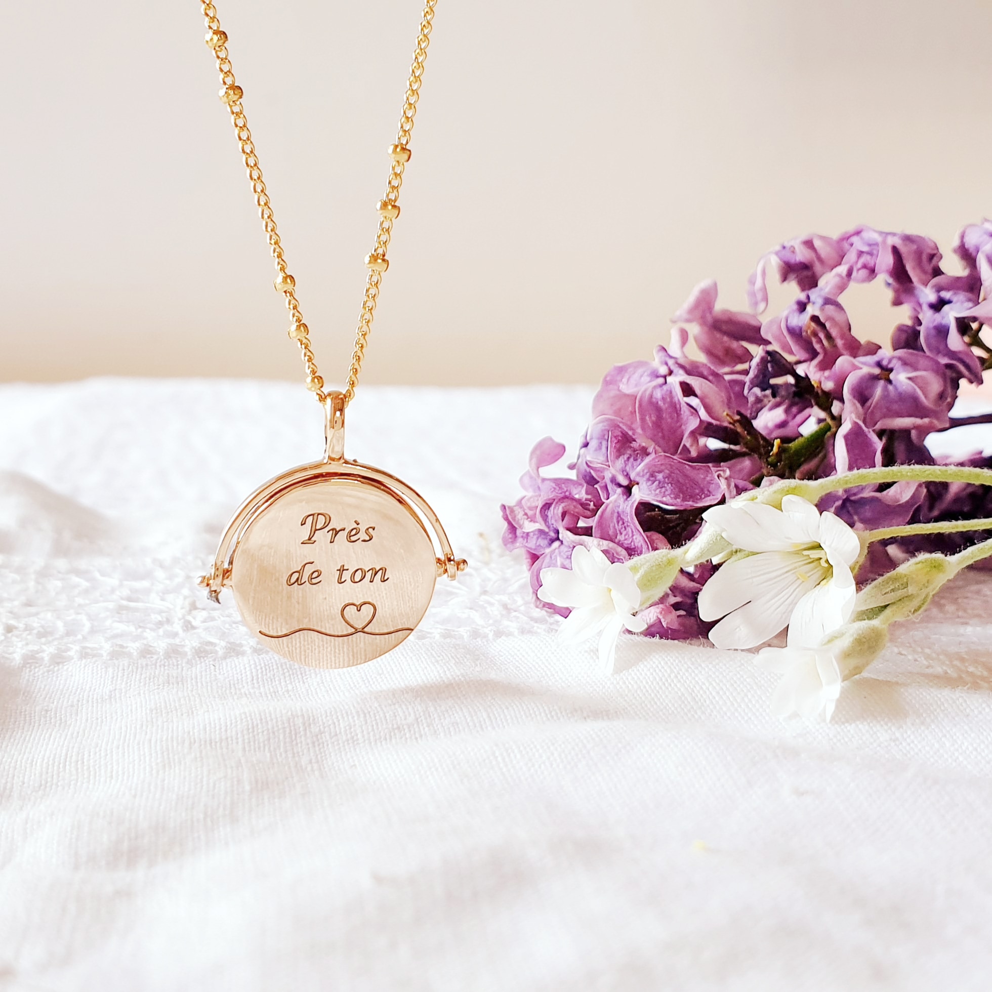 Pendentif fleur de vie famille personnalisé et médaille plaqué or