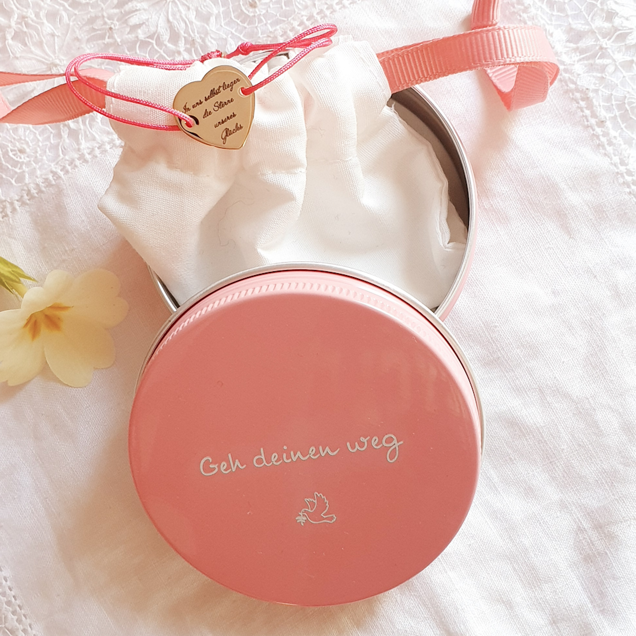 cadeau personnalise bijou medaille coeur cordon