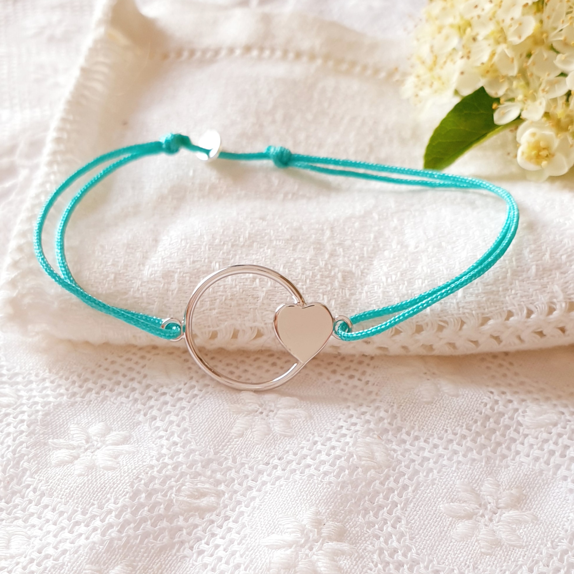 Bracelet cordon fille cœur personnalisé d'une initiale ADORABLE