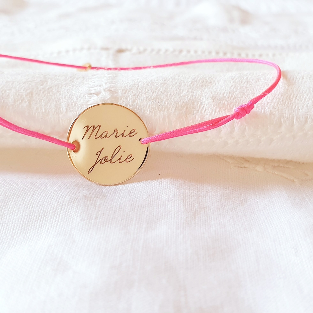 bracelet prenom fille personnalisable plaque or