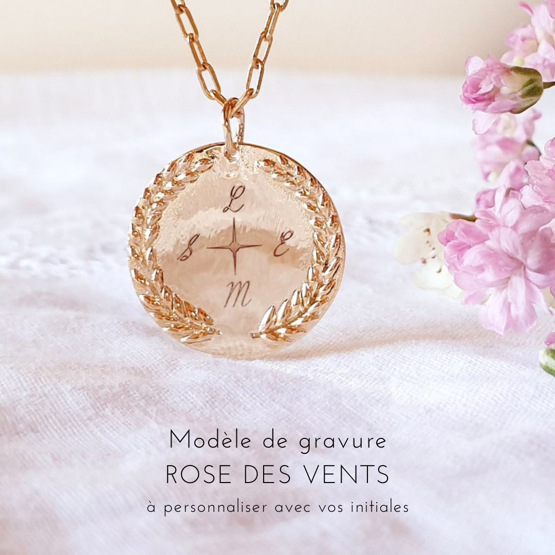 medaille personnalisee famille initiales rose des vents
