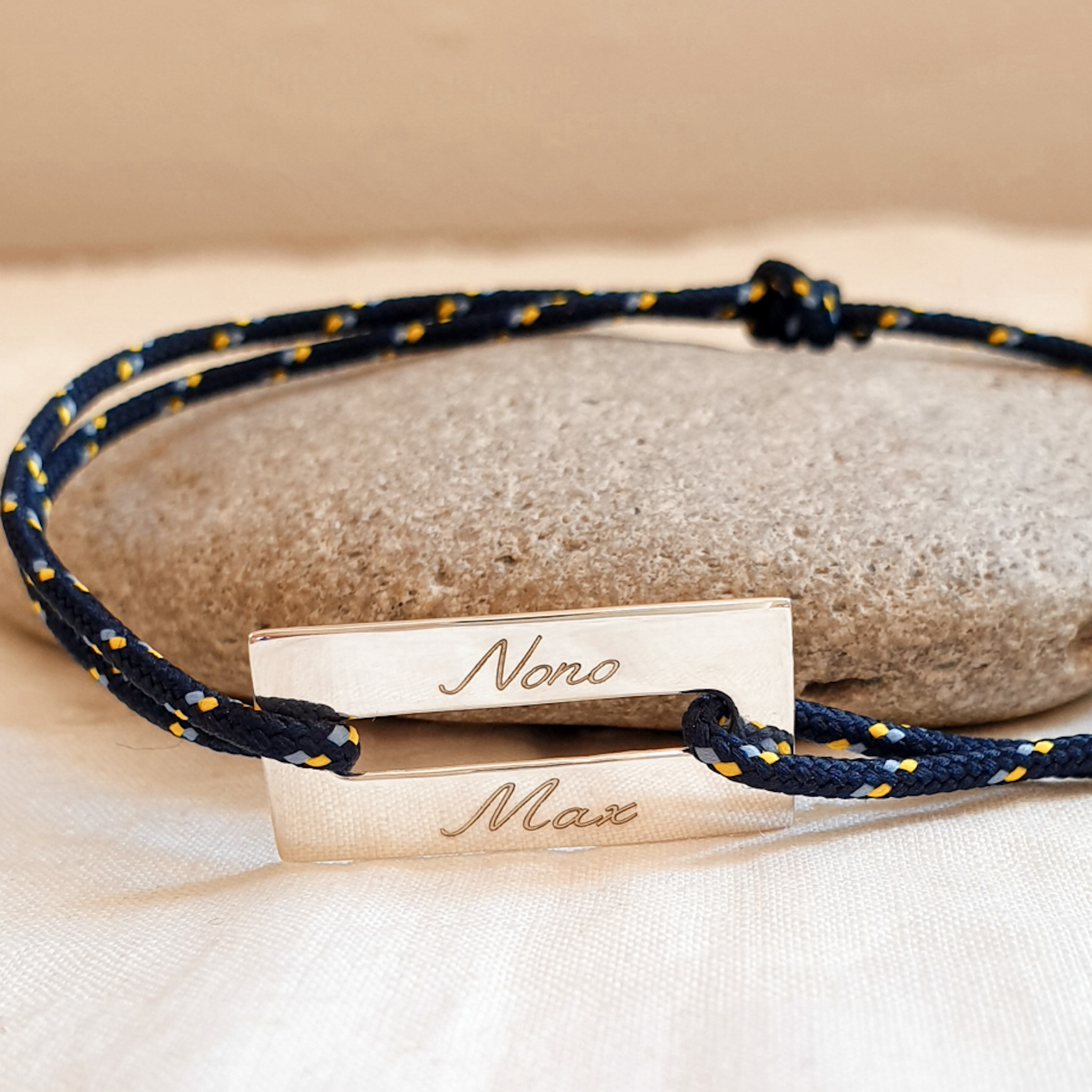 Bracelet personnalisé homme avec plaque en argent cordon cuir