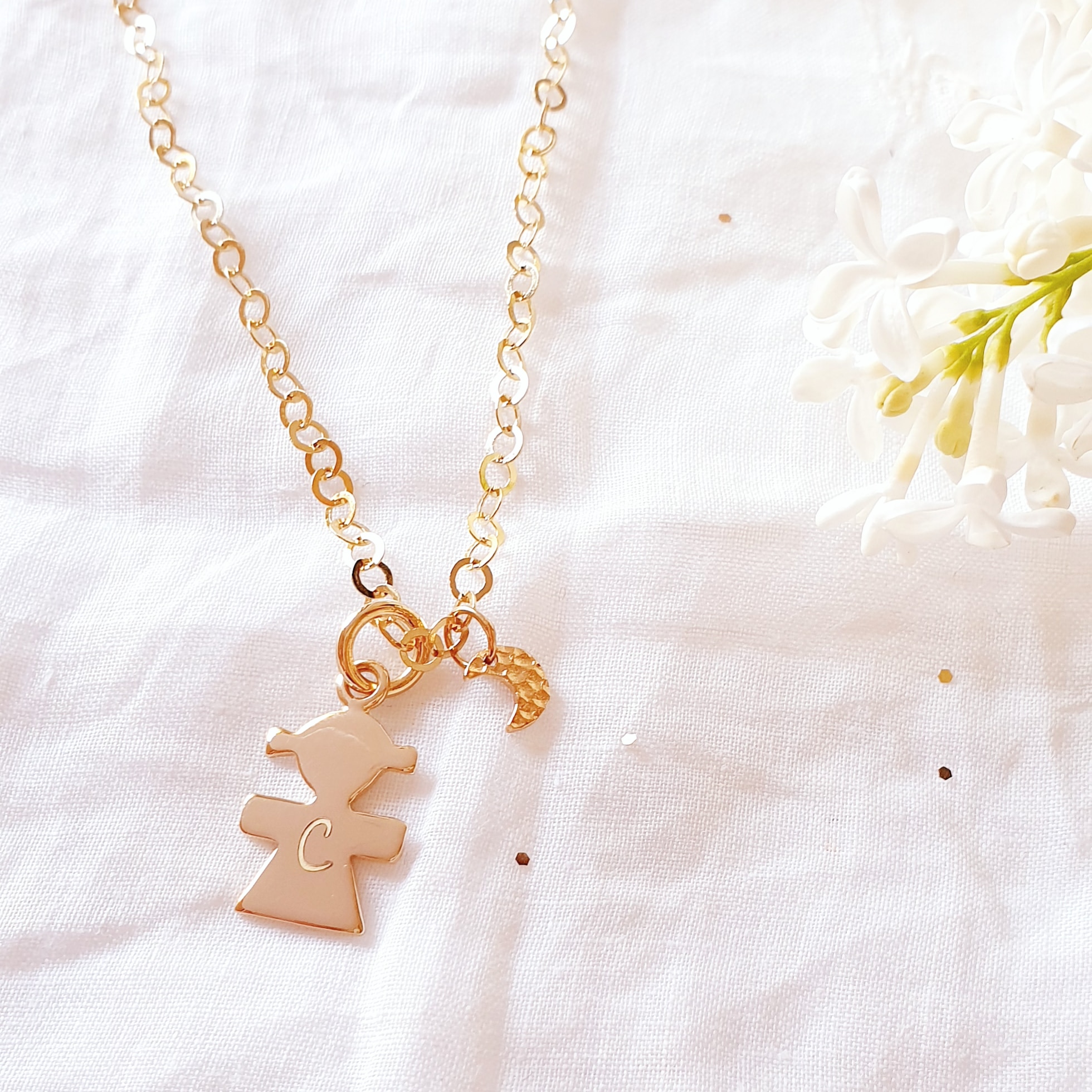 collier pendentif fille a graver initiale et lune