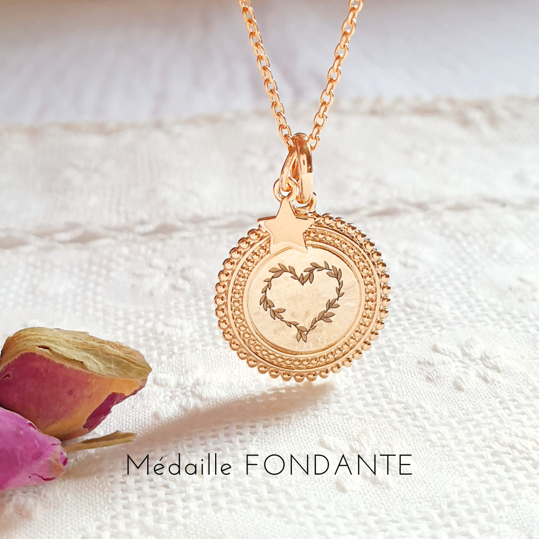 pendentif grave femme coeur feuille maman
