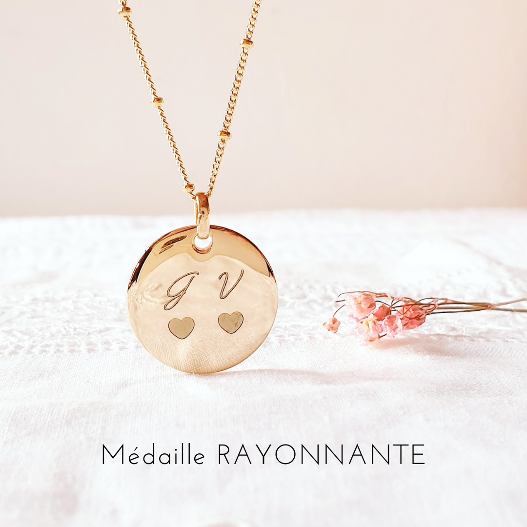 medaille personnalisee gravure initiales