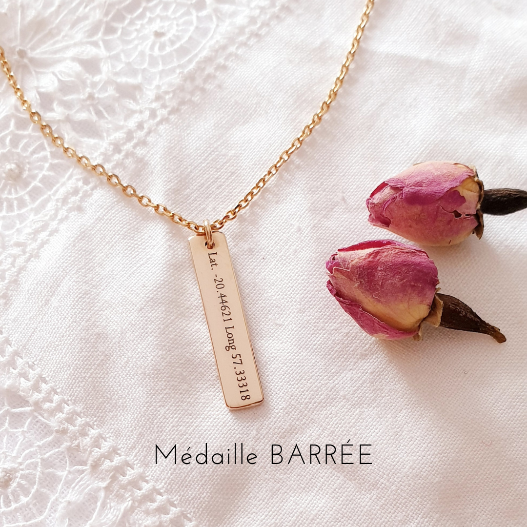 collier medaille gravure points gps plaque