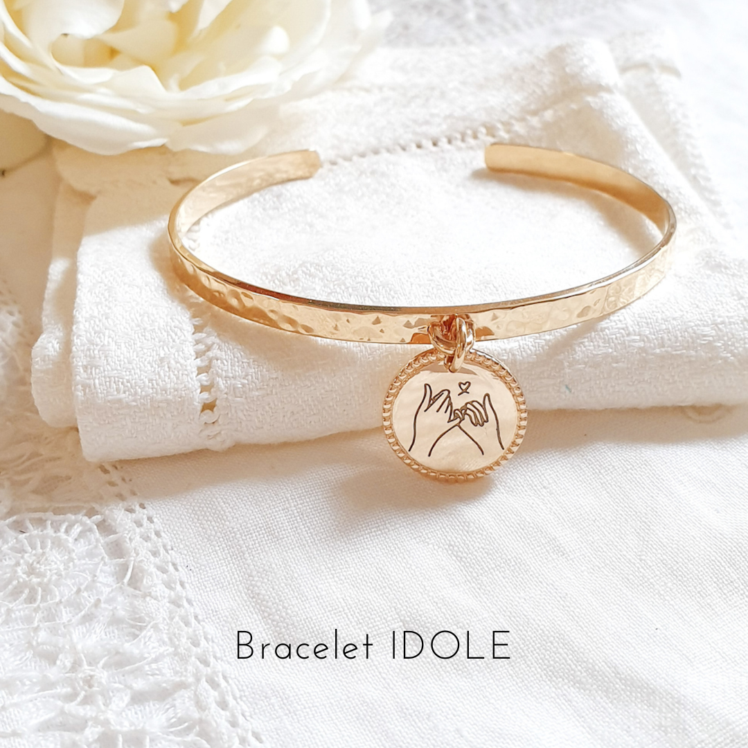 bracelet grave amie dessin mains