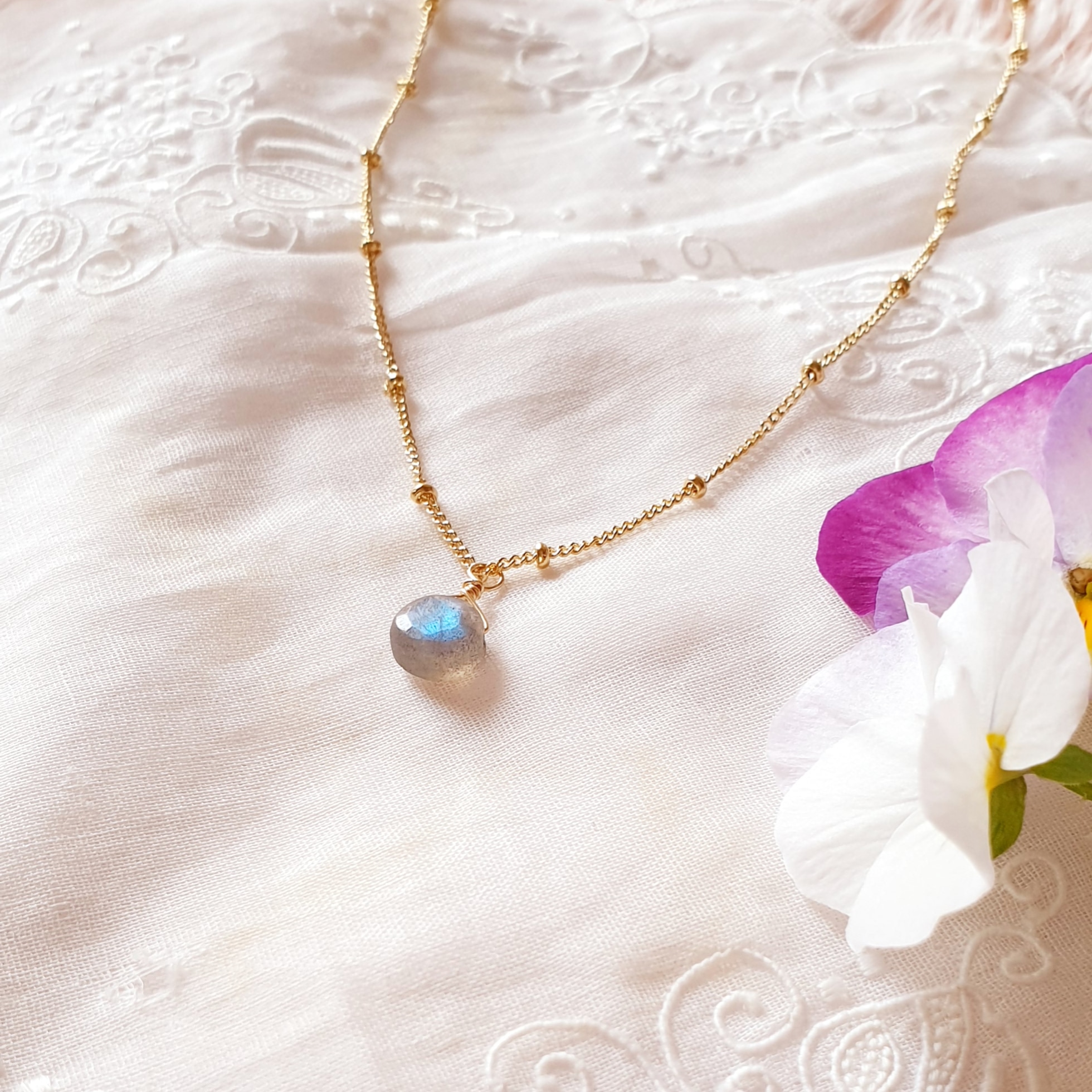 collier pierre labradorite