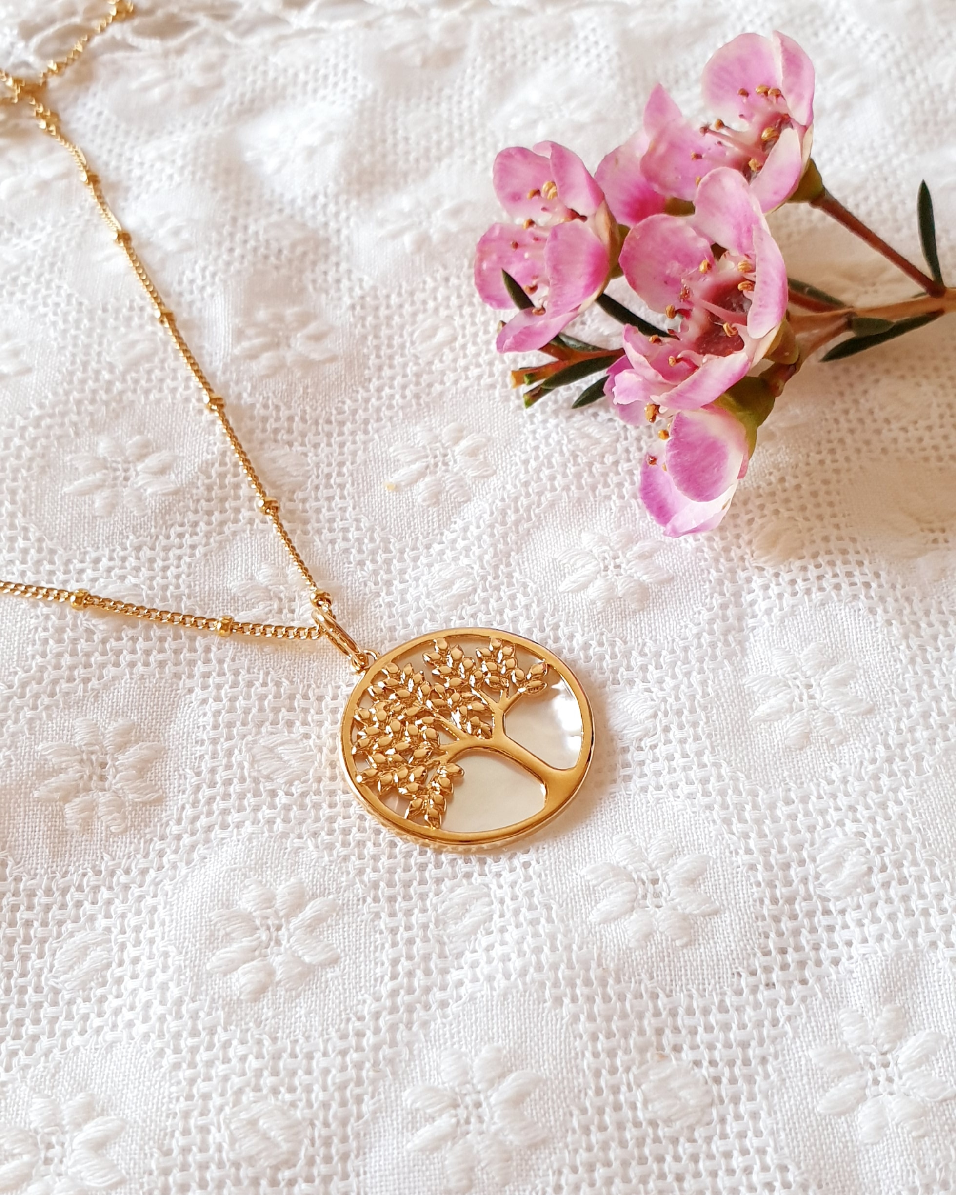 pendentif arbre de vie nacre or