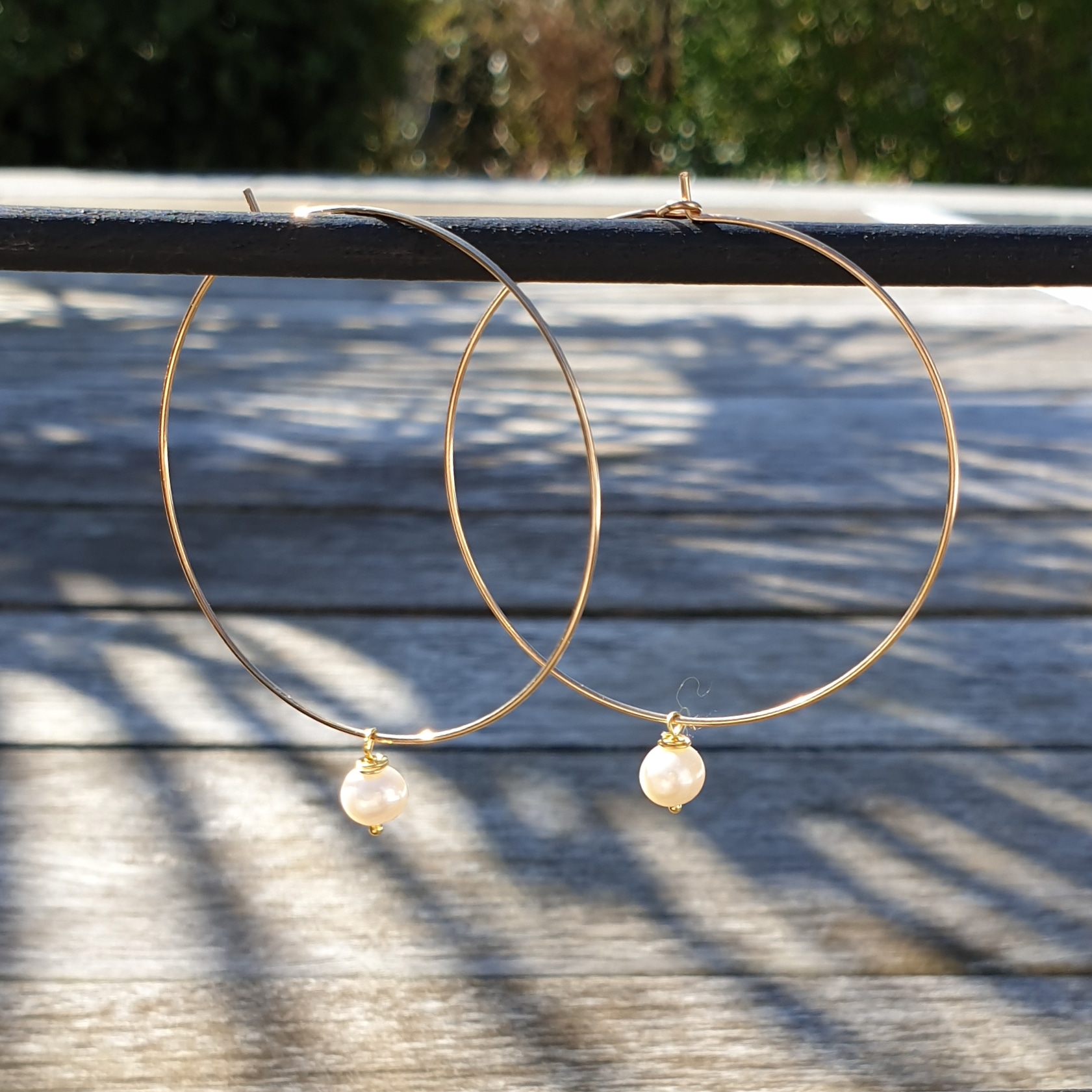 creoles boucles perles nacre blanche