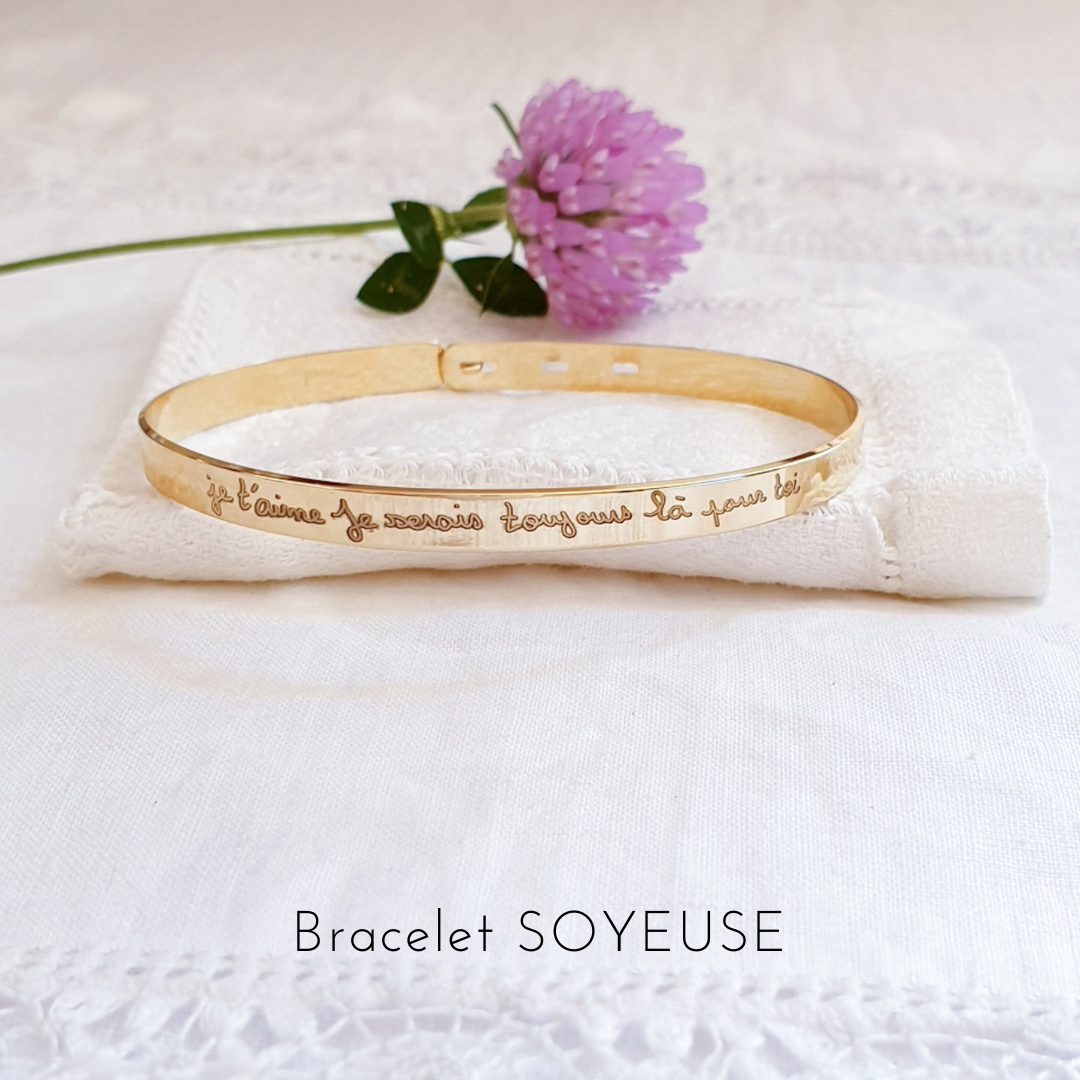 gravure mots ecrits manuscrits sur bracelet jonc