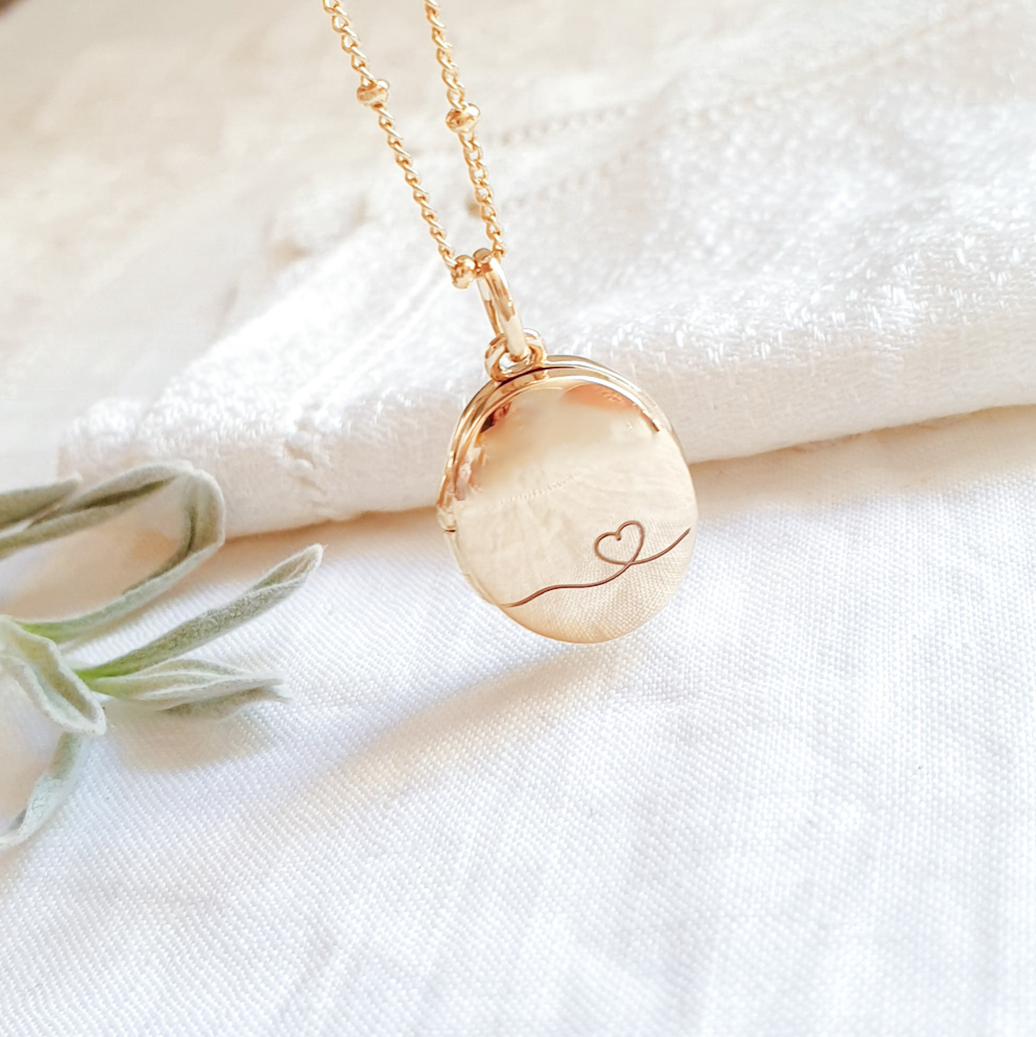 medaillon fille personnalise