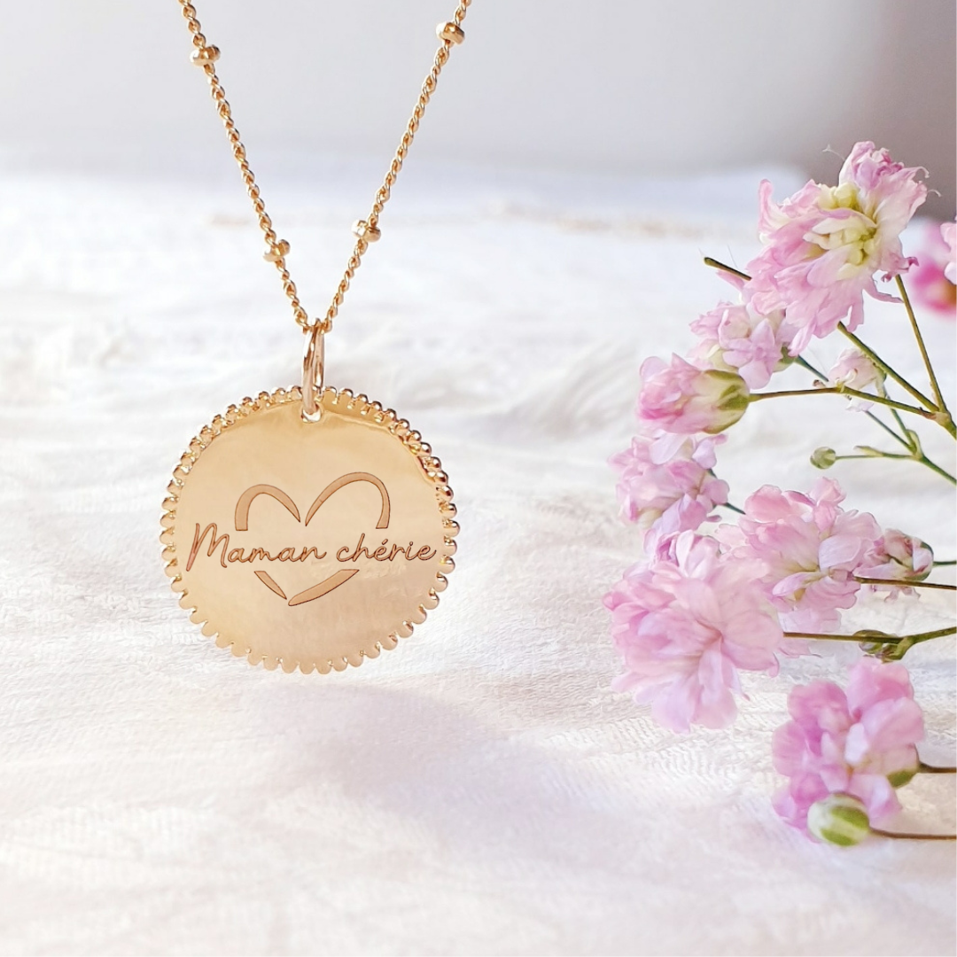 MAMAN CHERIE médaille gravée personnalisable au verso et chaine au choix