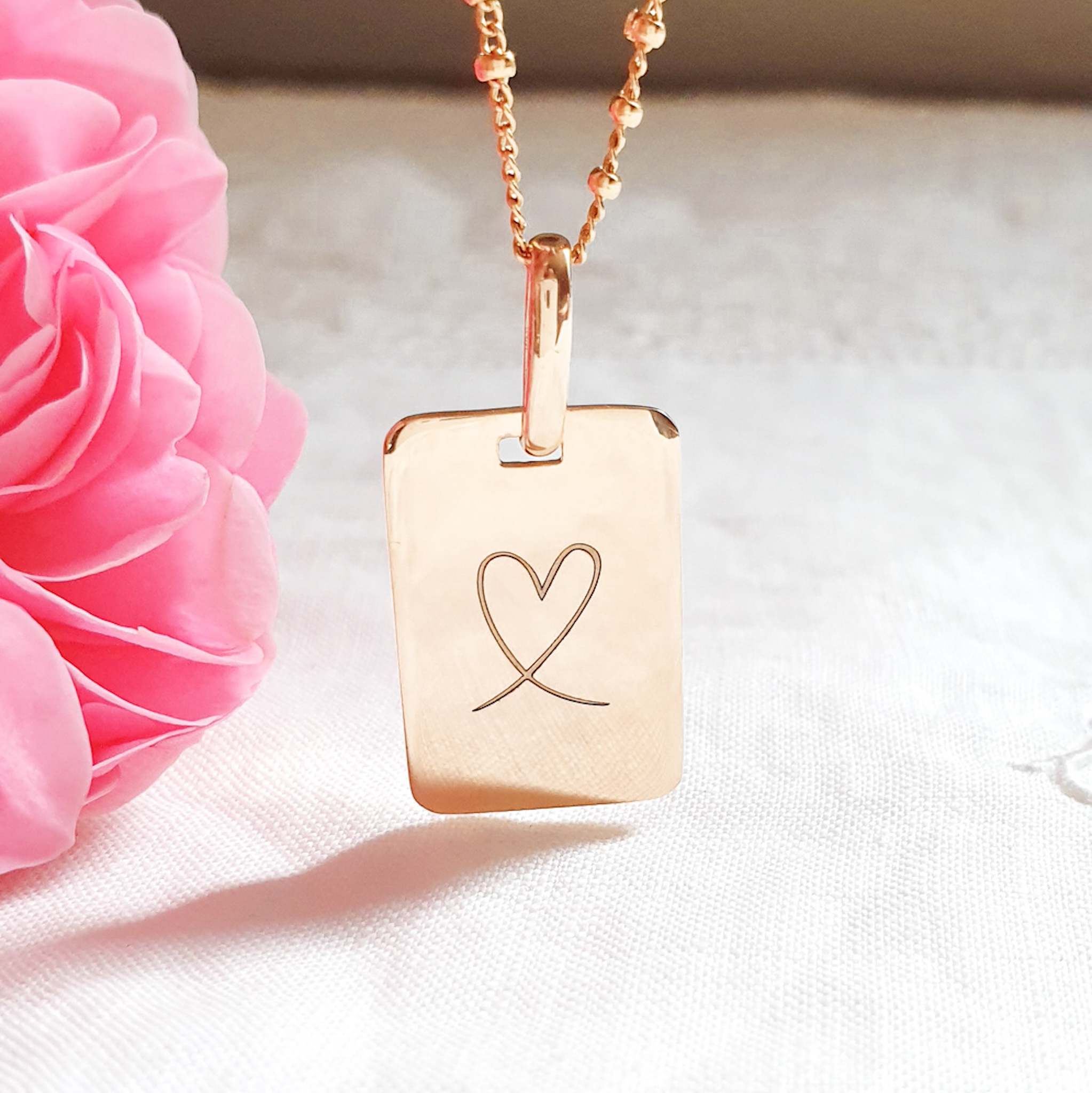 pendentif fille personnalise