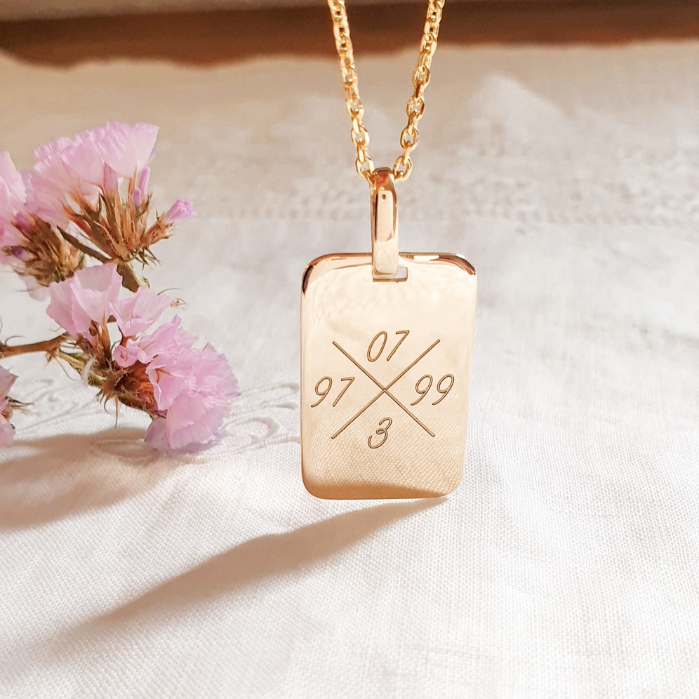 pendentif homme grave dates