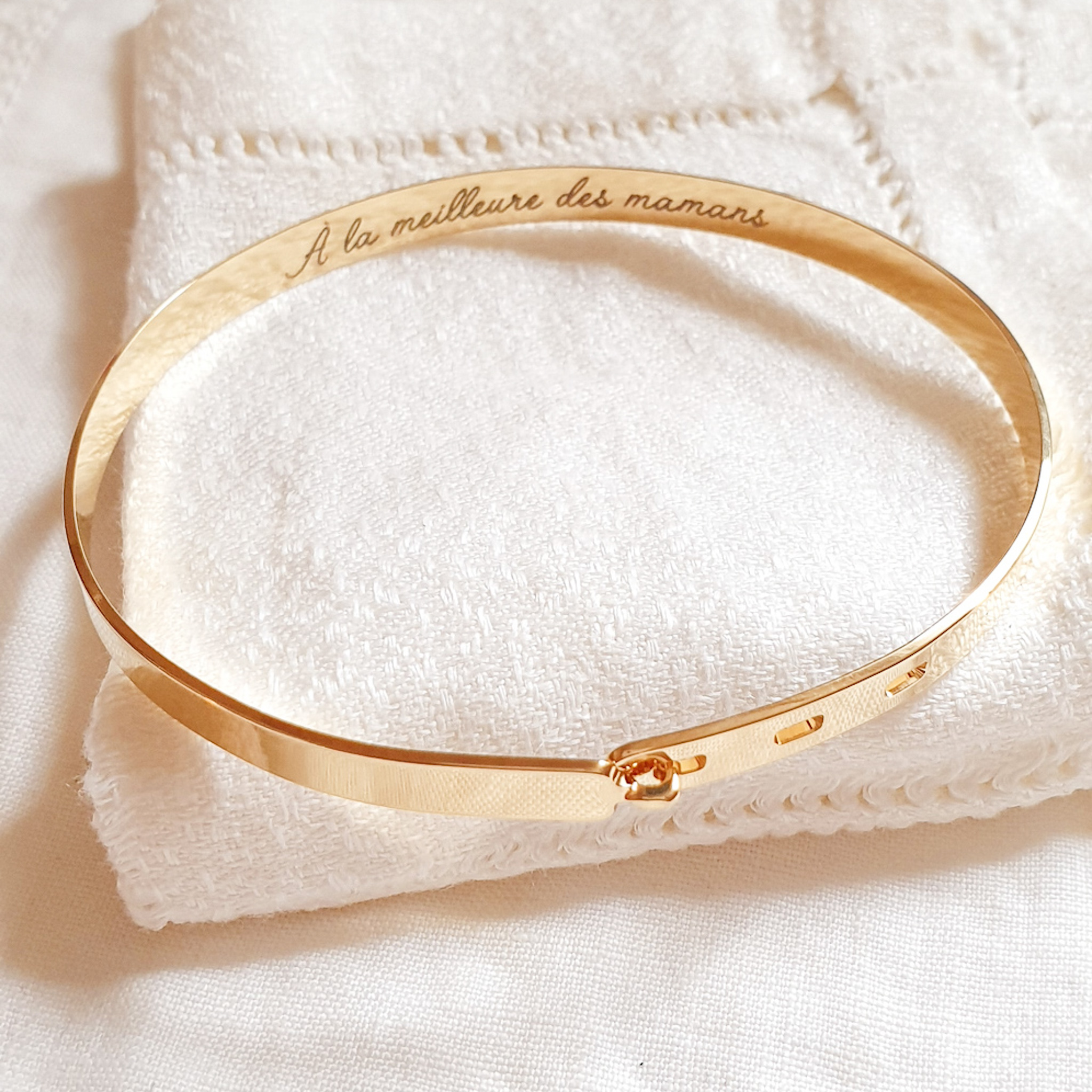 jonc ruban grave pour cadeau maman