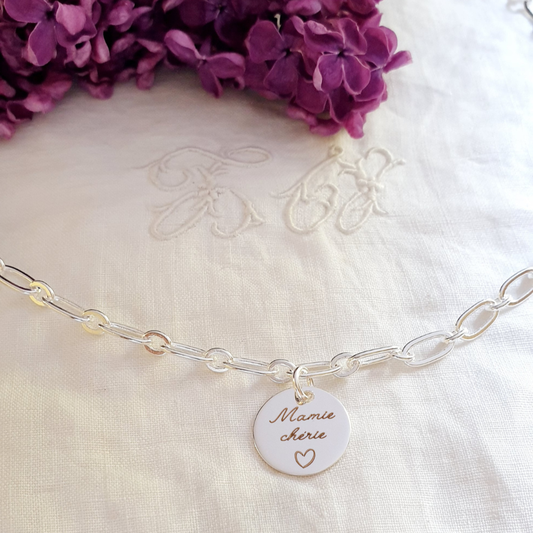 cadeau mamie collier argent gravure personnalisee