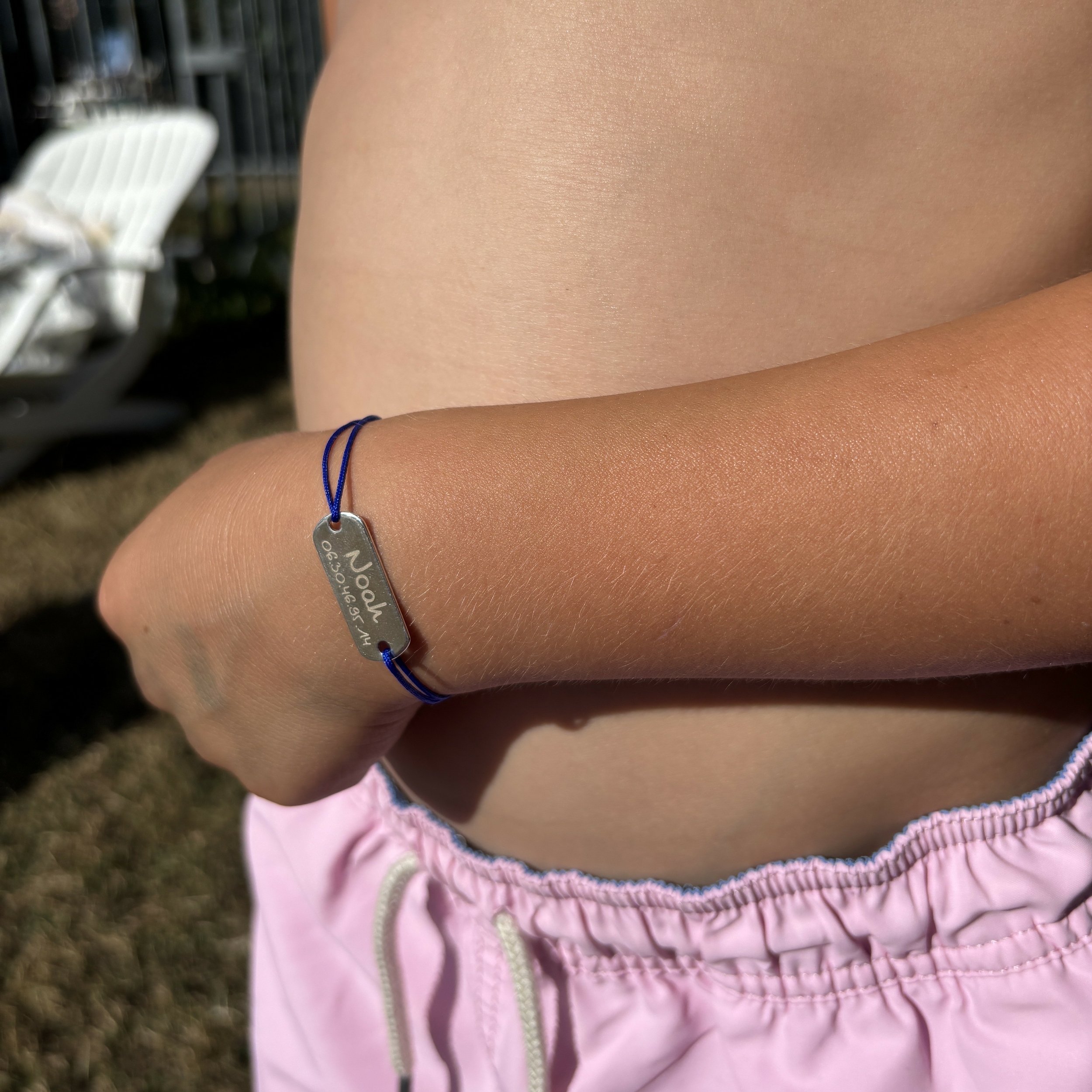 bracelet telephone pour enfant identification