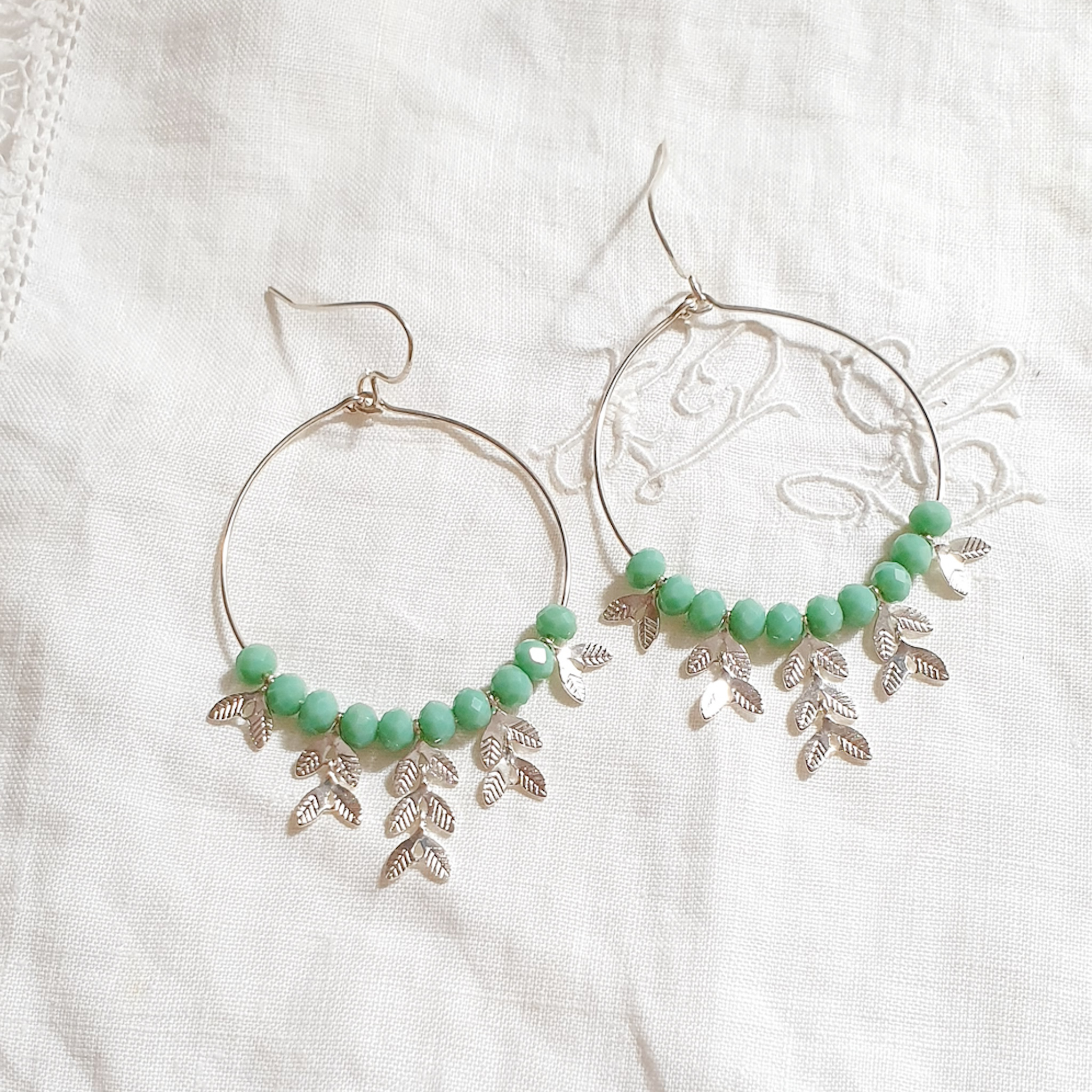 CHARMEUSES boucles d\'oreilles argent perles couleur au choix