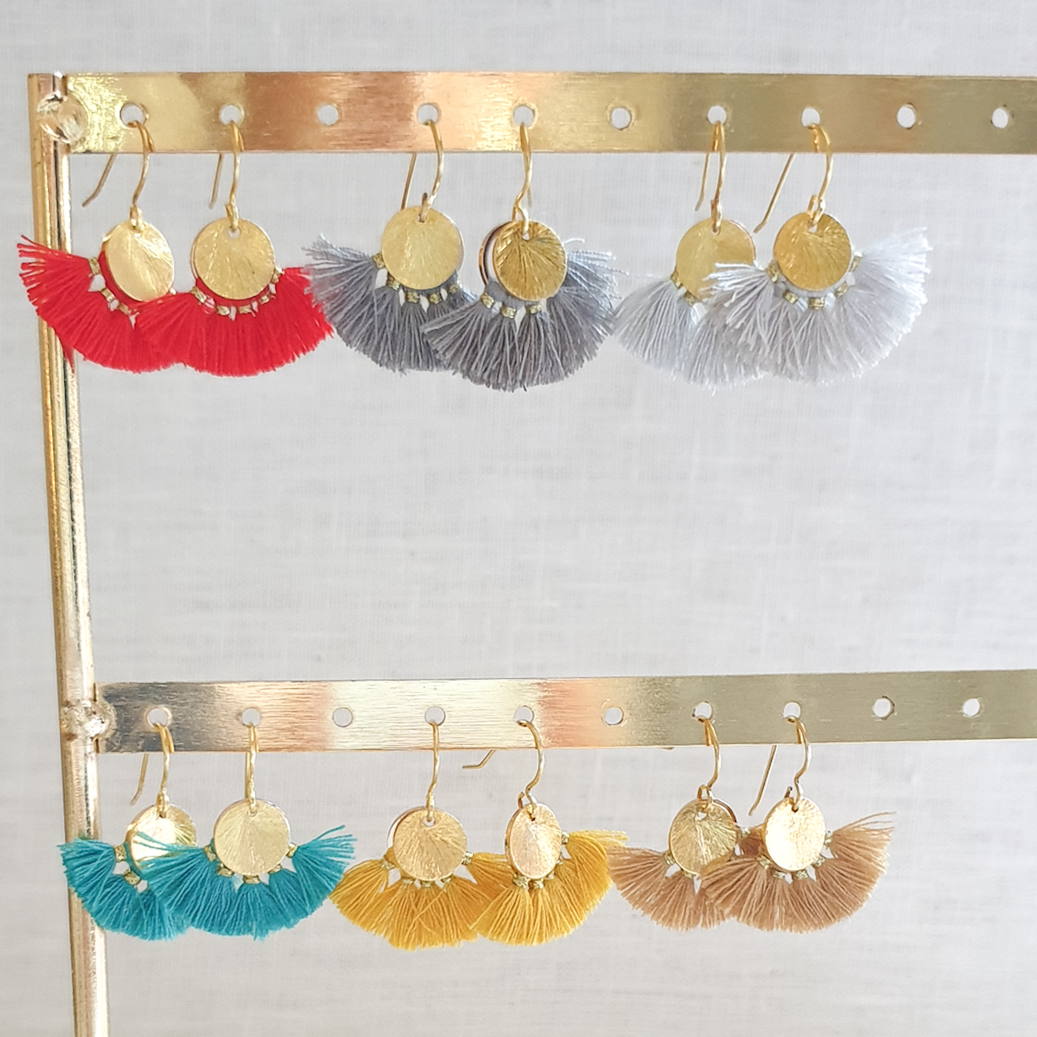 SWINGUETTES boucles d\'oreille pompon couleur au choix