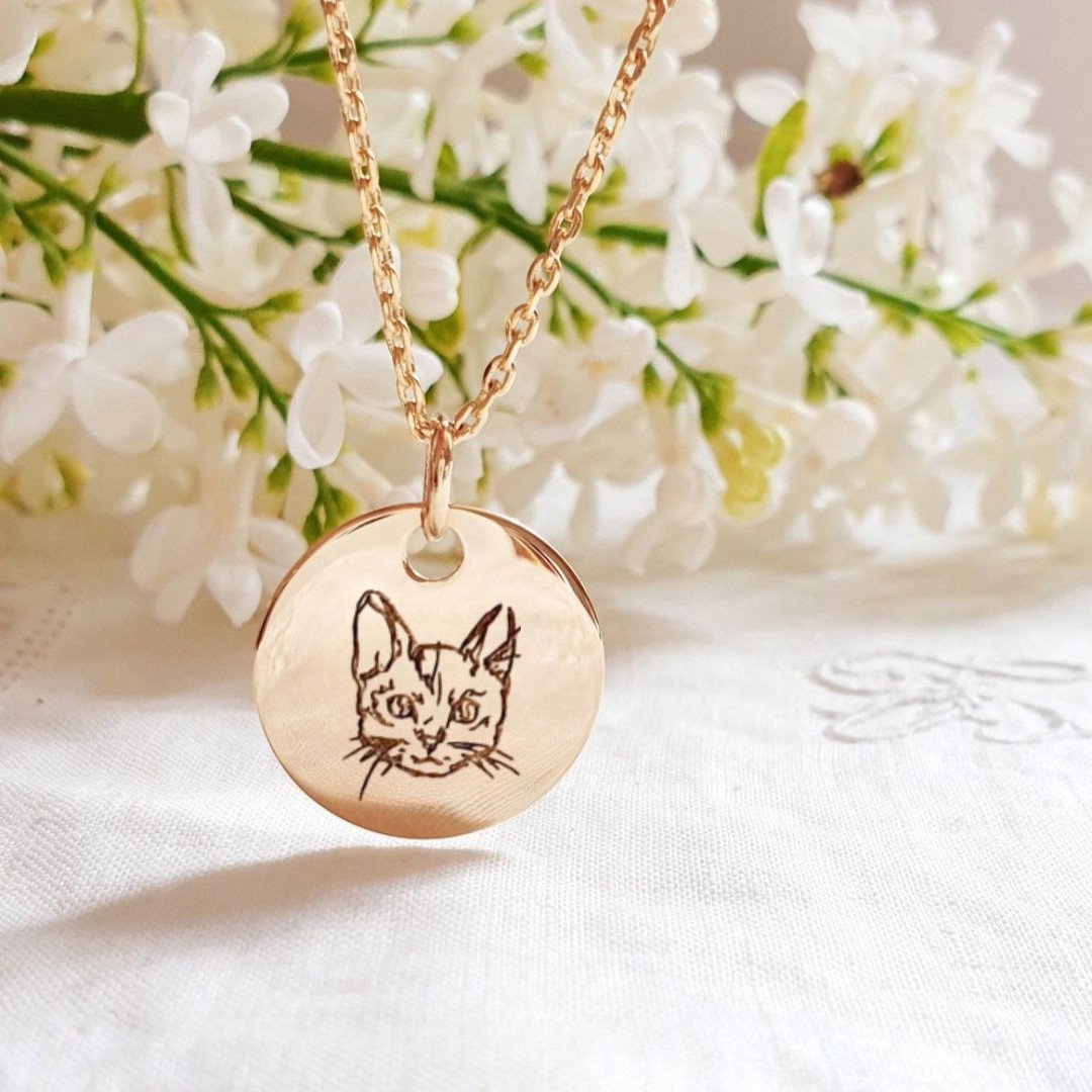 Pendentif gravé photo pour homme femme ou enfant en or ou argent SENSIBLE