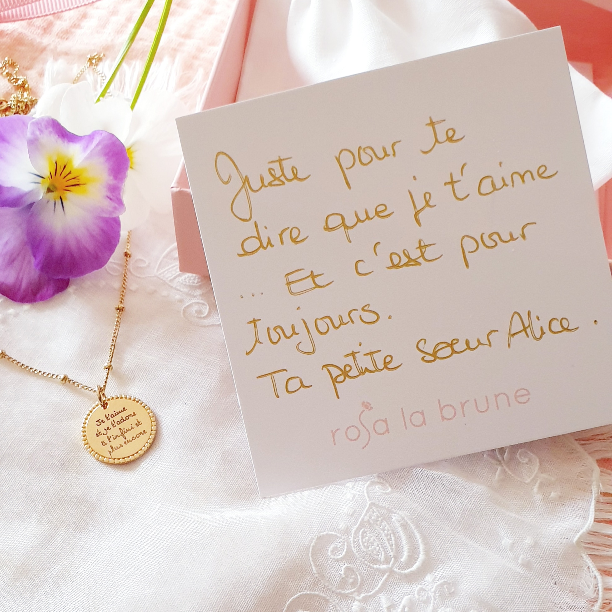 cadeau petit soeur bijou collier