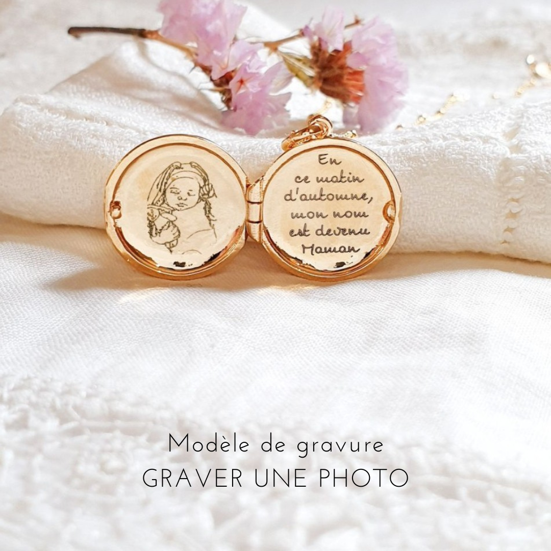 photo gravee sur bijou collier medaillon