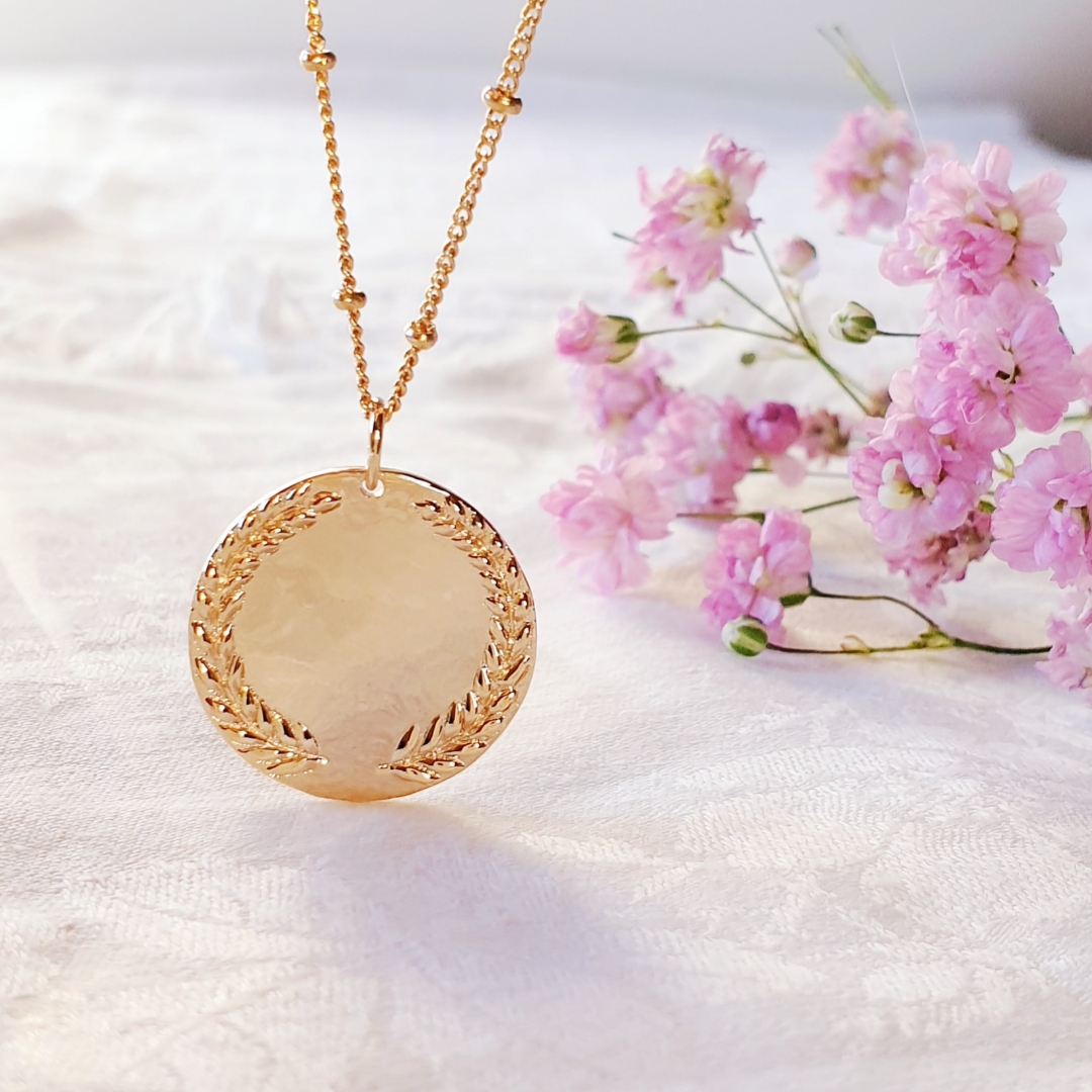 LAURETTE médaille personnalisable feuillages avec chaine au choix - Or ou argent