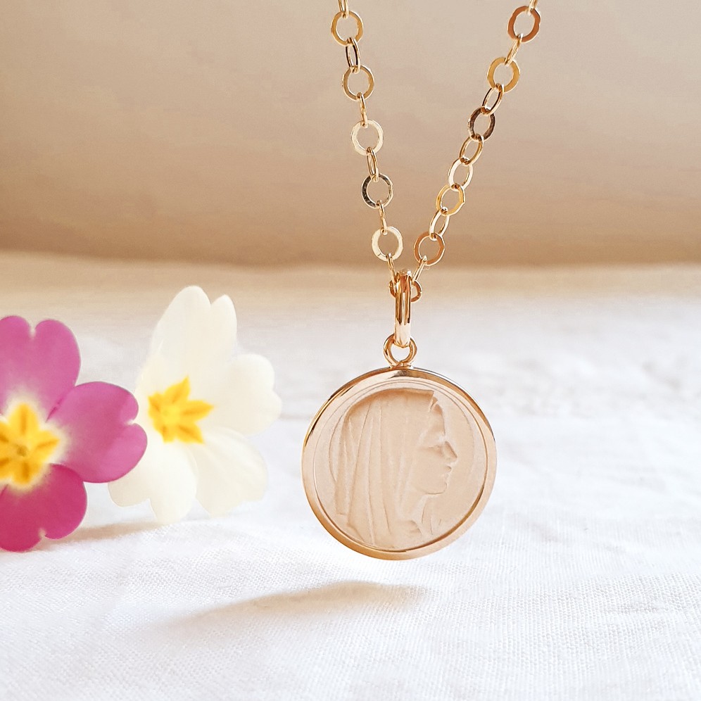 pendentif vierge marie personnalisé