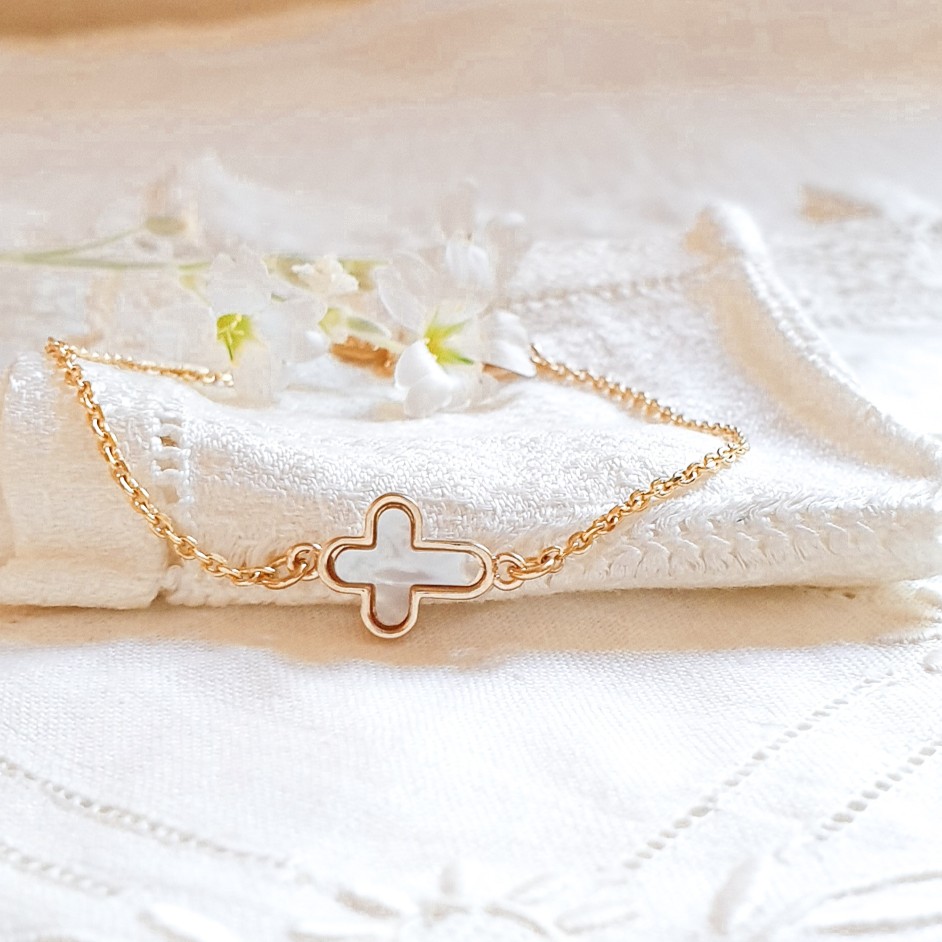 bracelet croix or et nacre