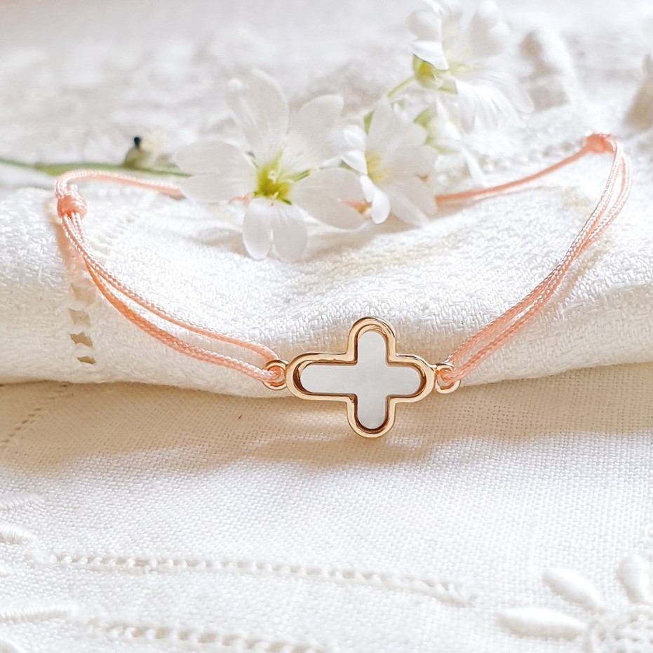bracelet croix cordon