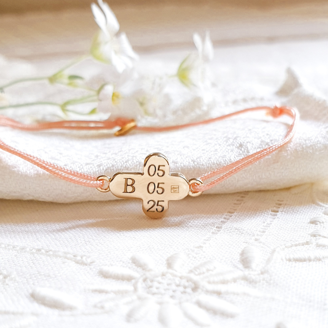 bracelet croix gravé