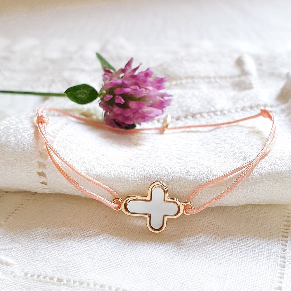 cadeau filleule bracet avec croix