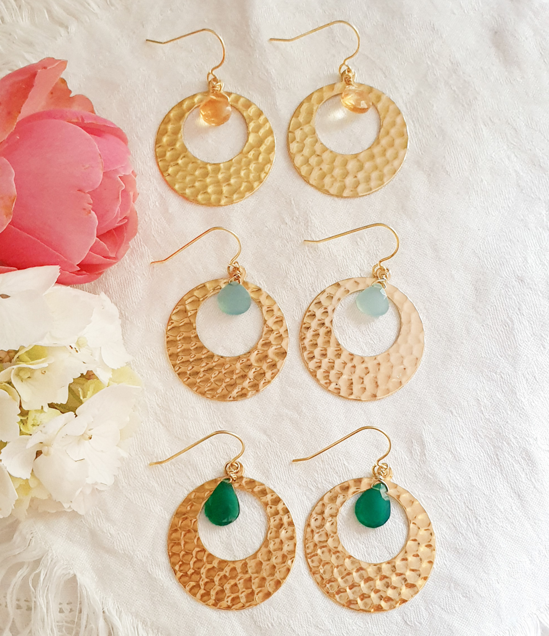 boucle-oreille-femme-pierre-or-martele