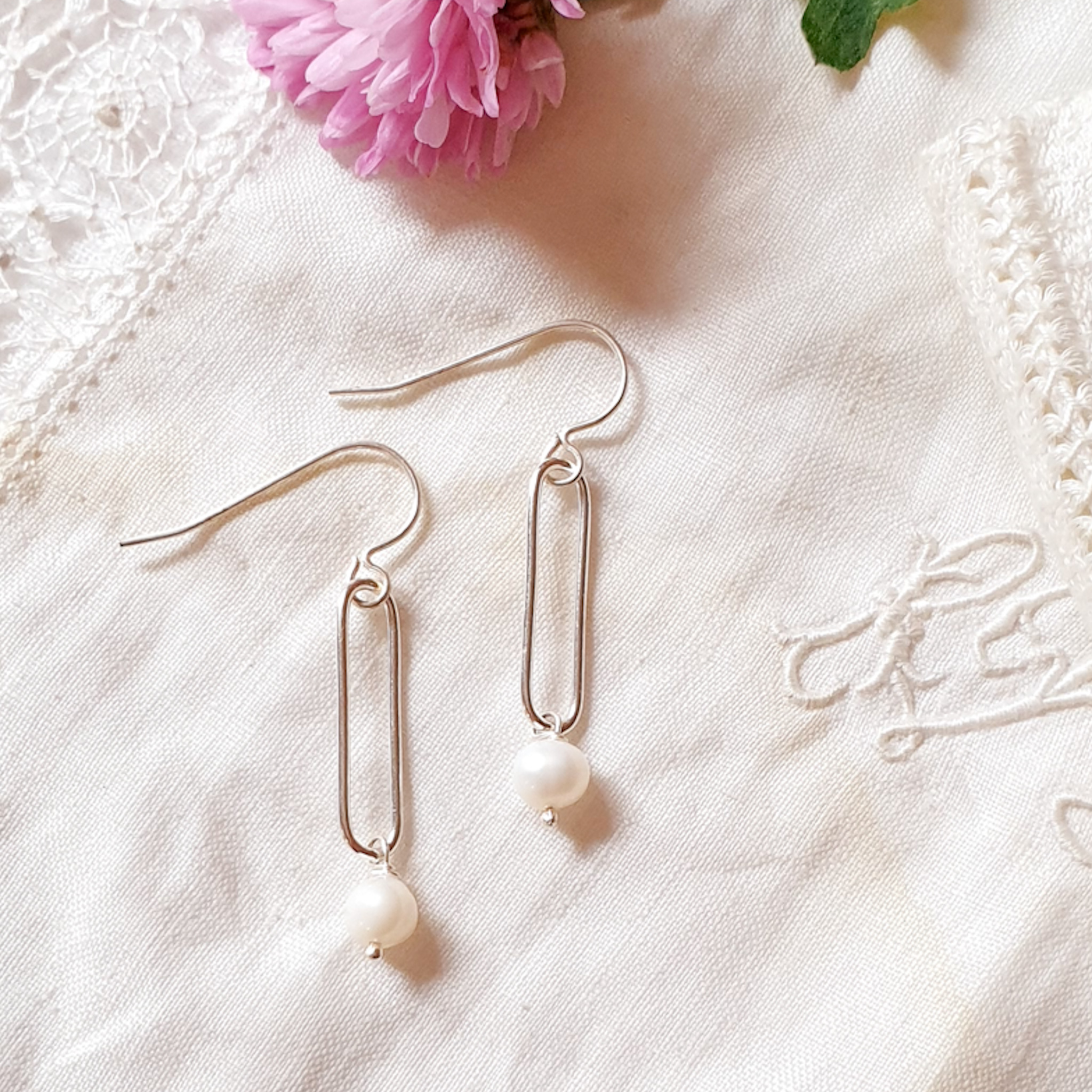 DEALEUSE boucles d\'oreilles femme nacre argent