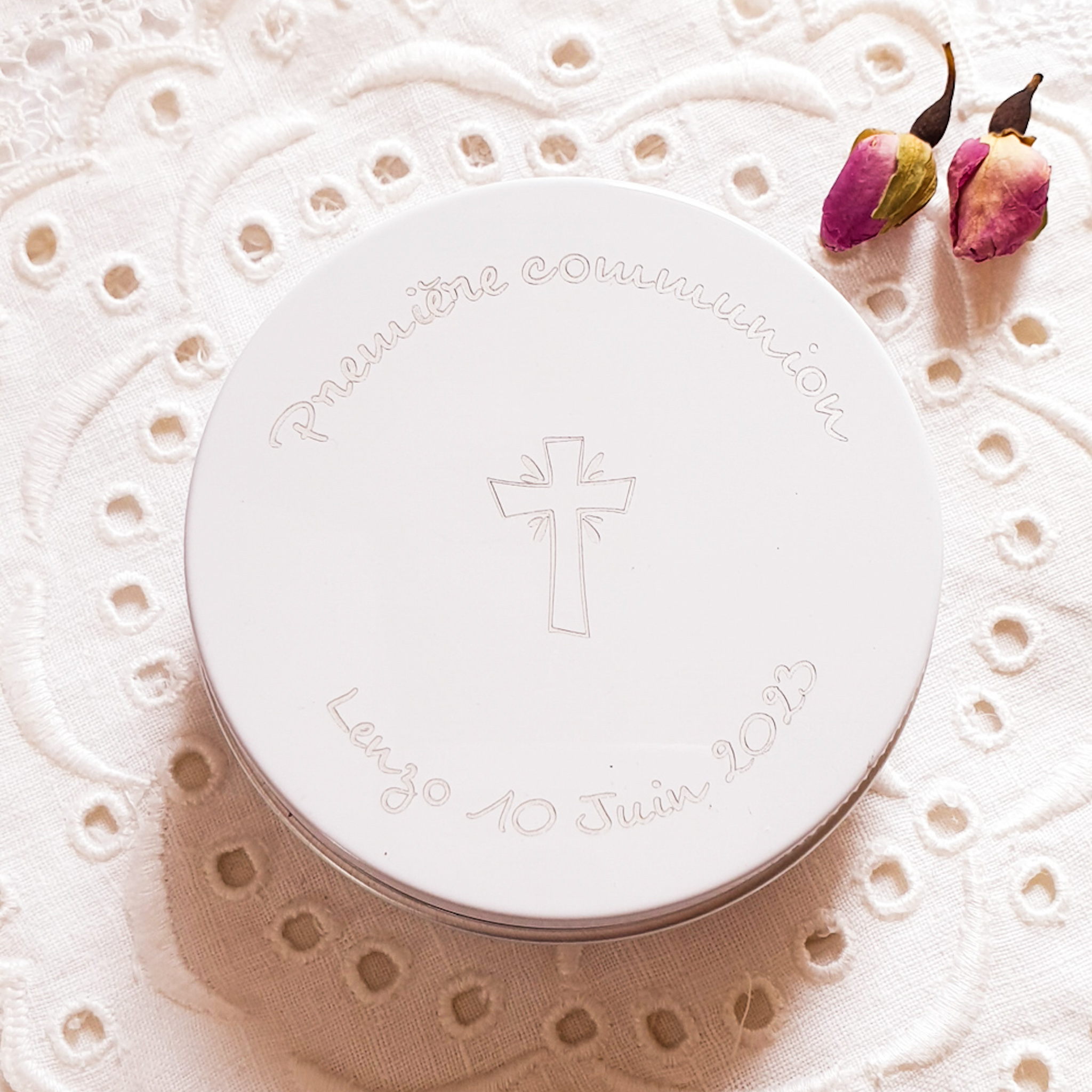boite-gravee-personnalisee-croix-cadeau-communion