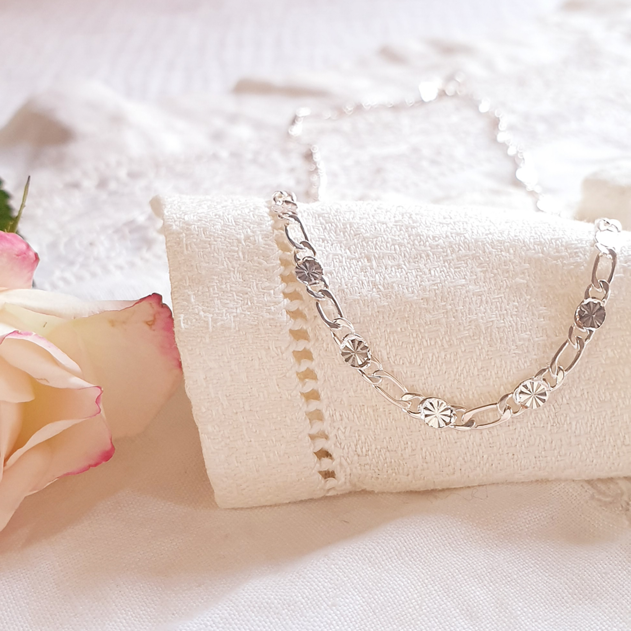 collier-argent-ras-du-cou-vintage-fleurie