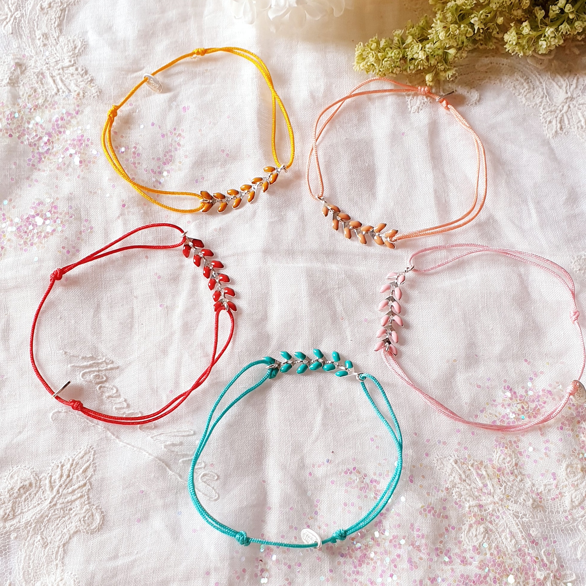 bracelet-cordon-femme-summer-vibes-bleu-rouge-safran-peche-rose