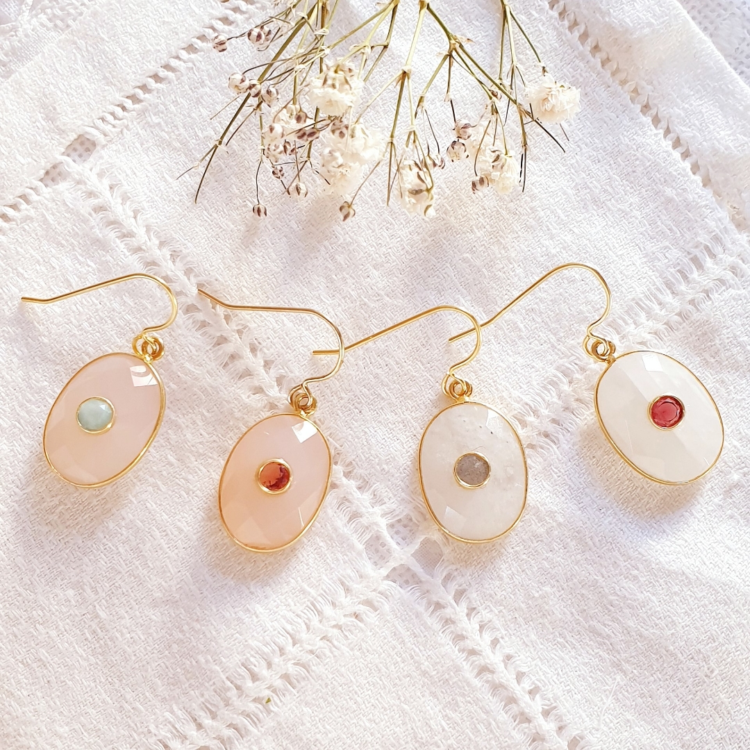 INTRIGANTES boucles d\'oreilles ovales en pierre fine pastel