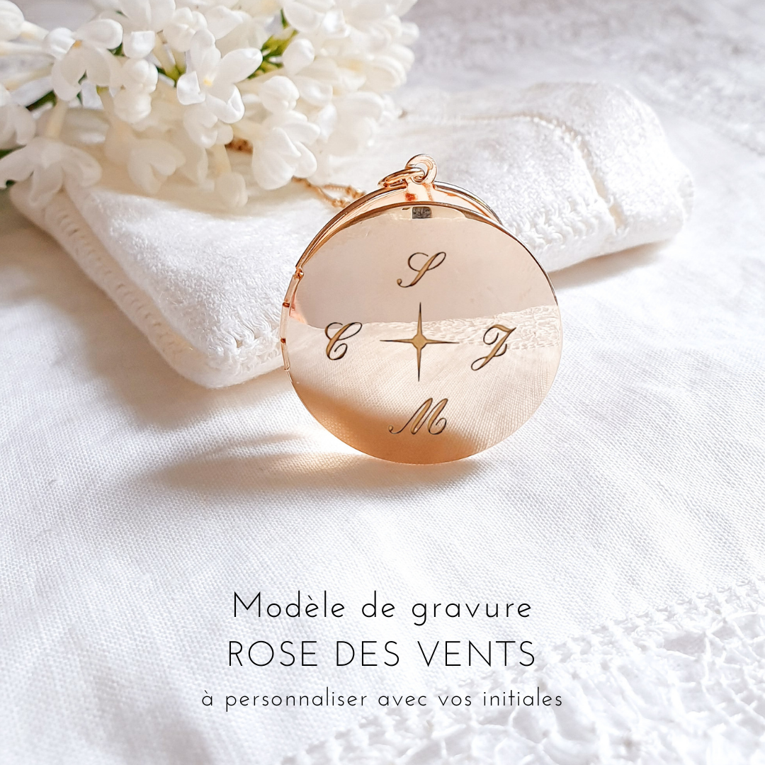 medaillon-femme-personnalisable-rose-des-vents-initiales