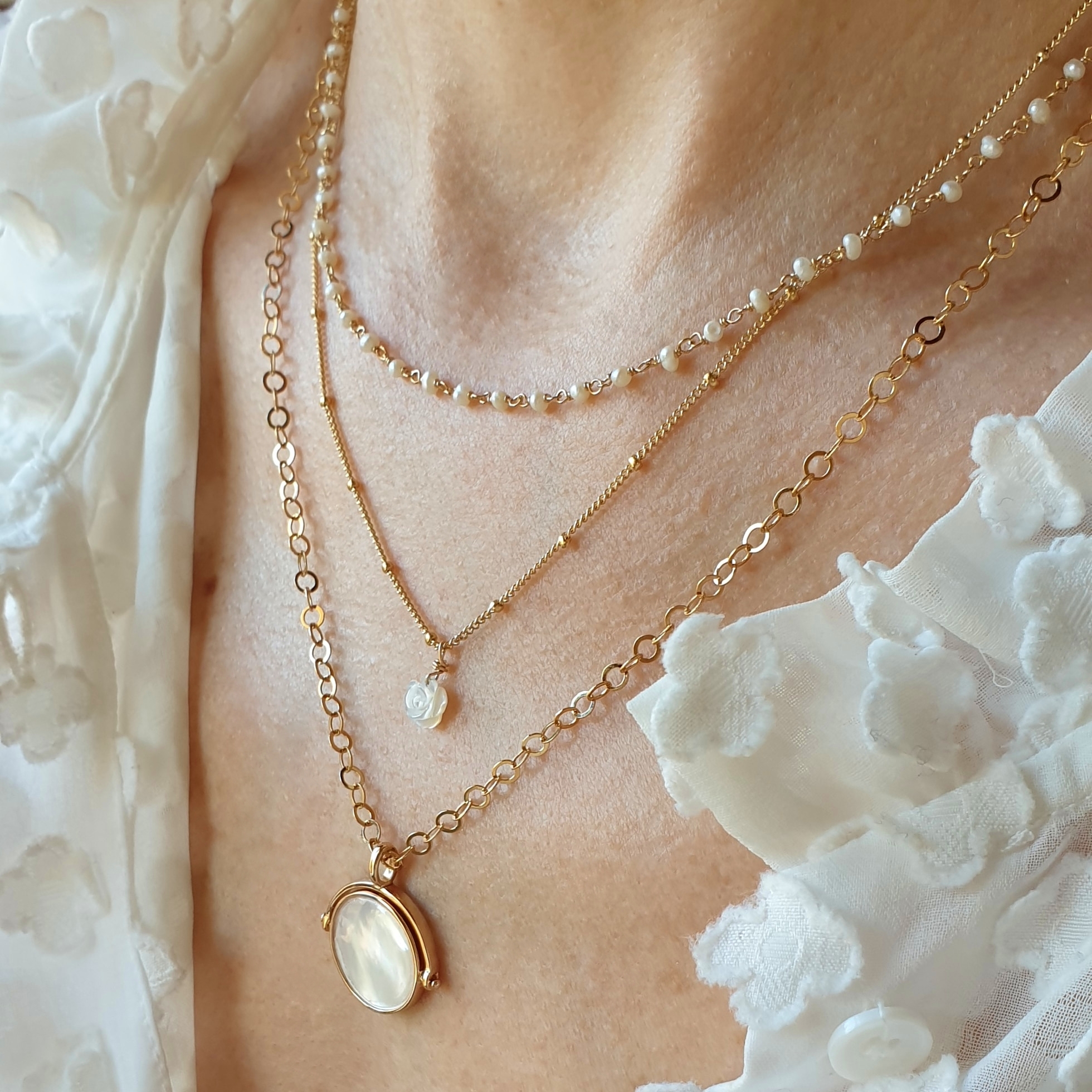 collier-femme-nacre-blanche