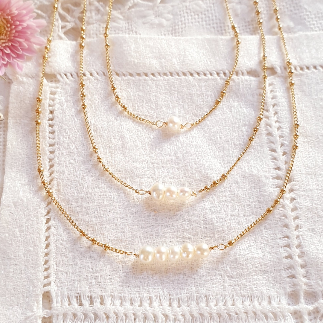 collier-personnalise-nacre-blanche-et-chaine