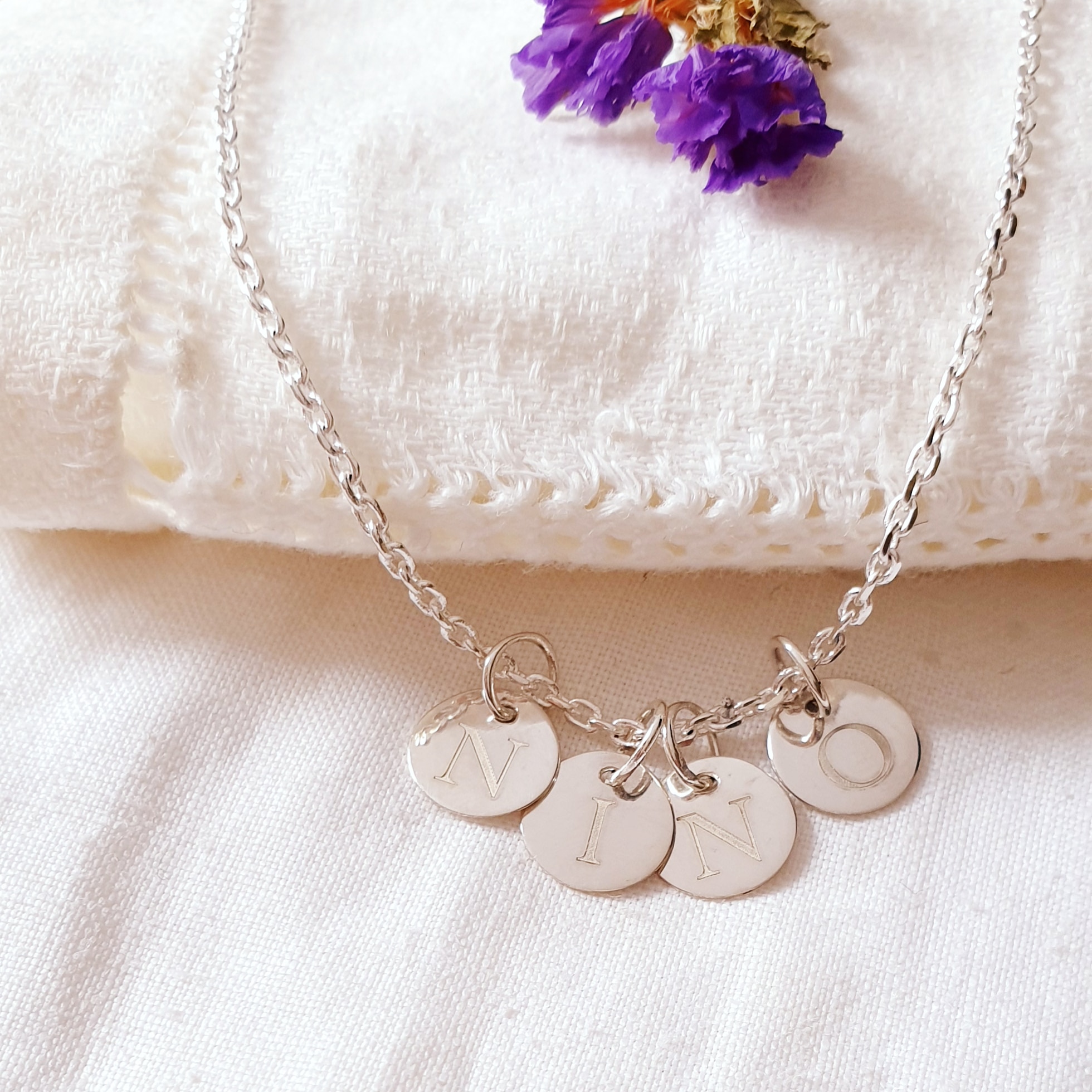 collier-medaille-argent-prenom