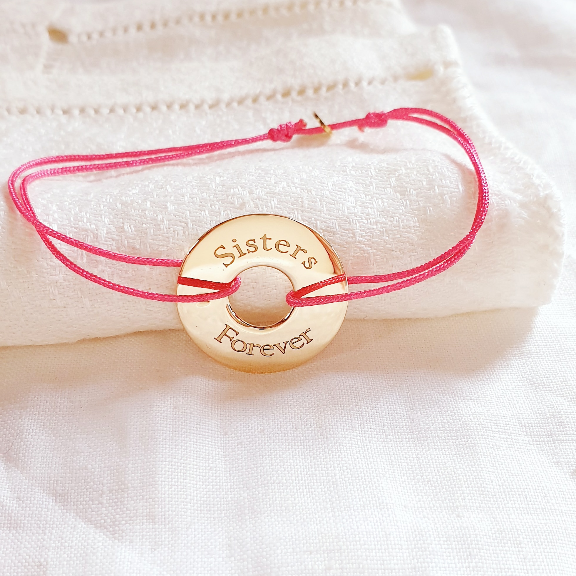 bracelet-grave-soeur-cordon-cible