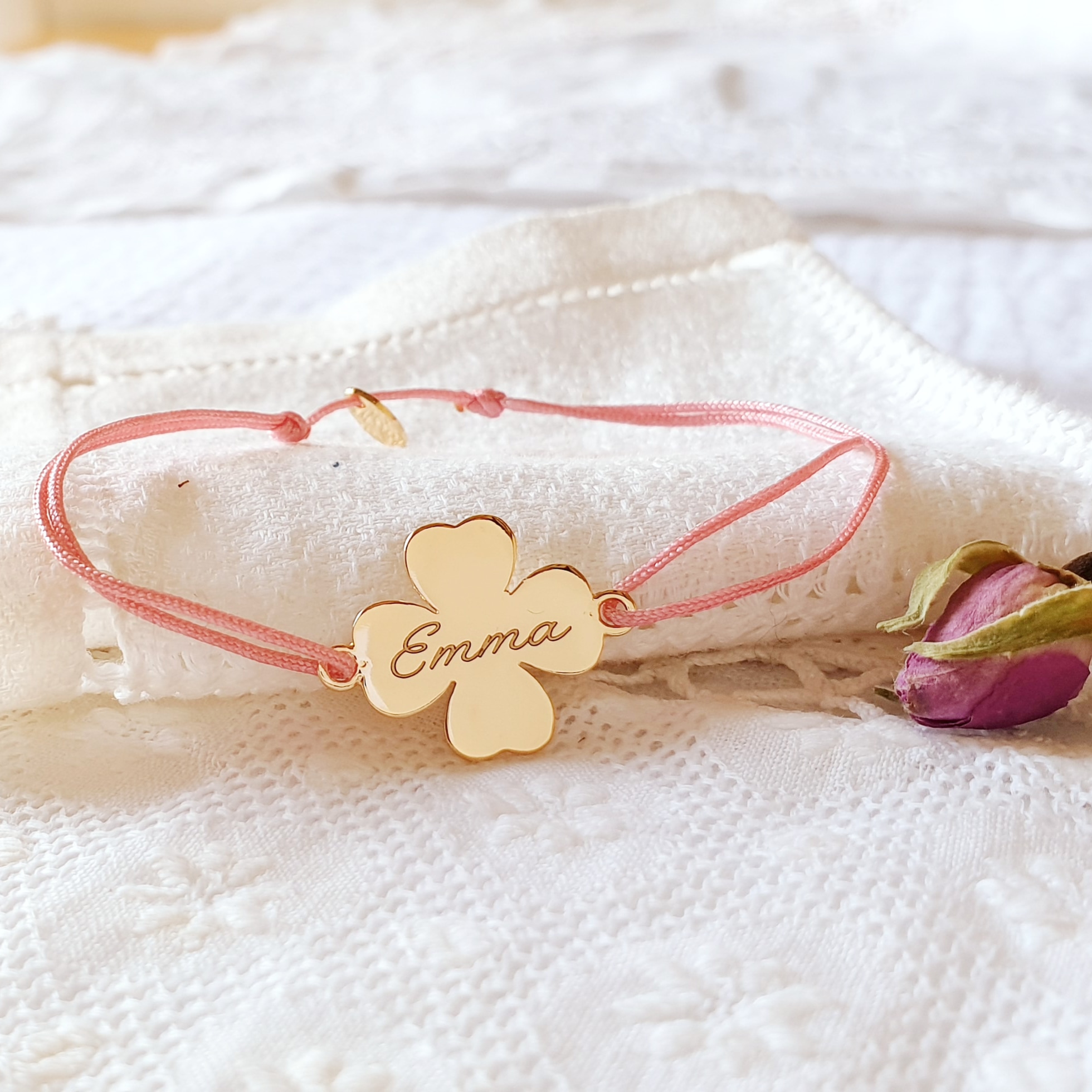 bracelet-prenom-personnalisable-fille-femme-trefle-chance