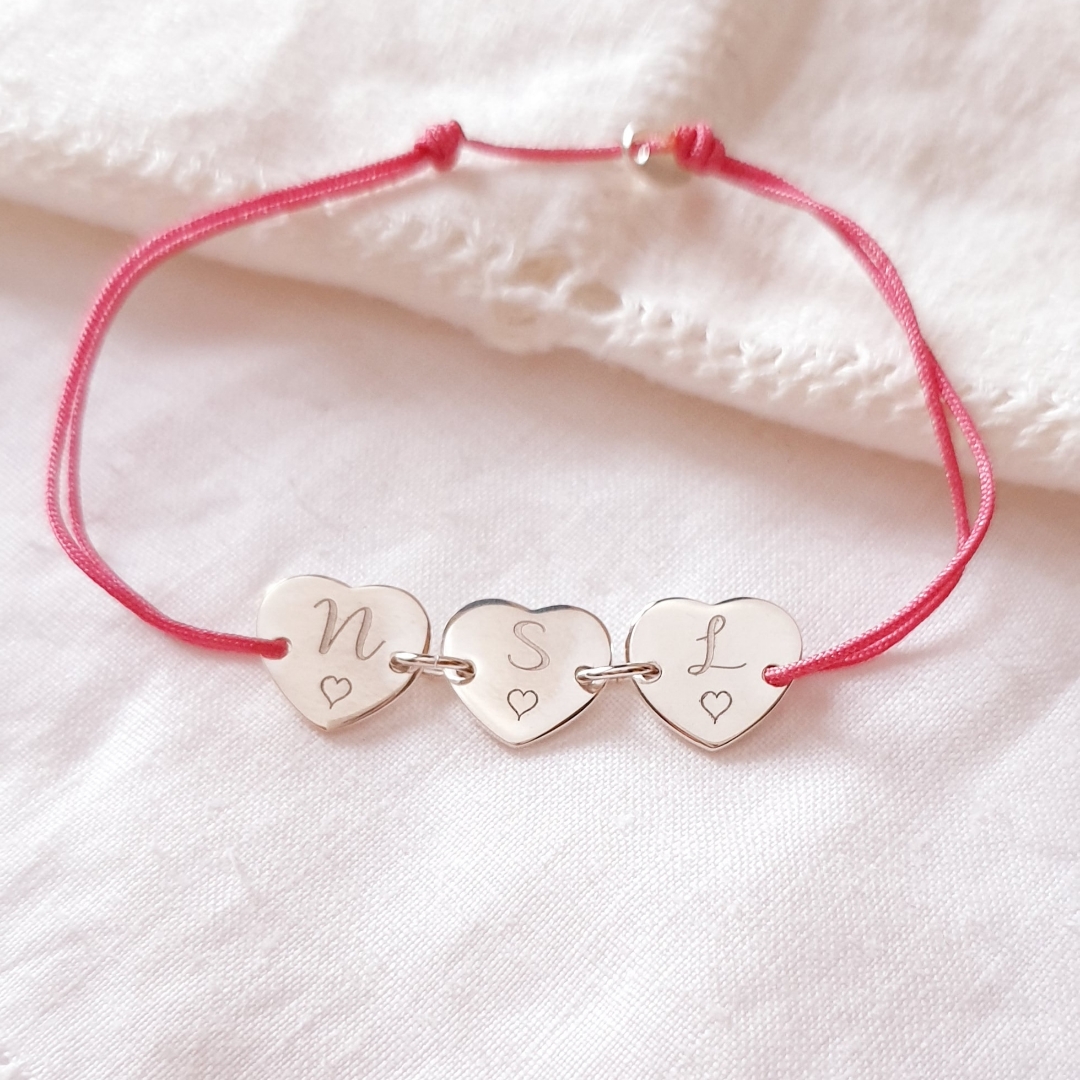 bracelet-famille-personnalise-coeur-cordon
