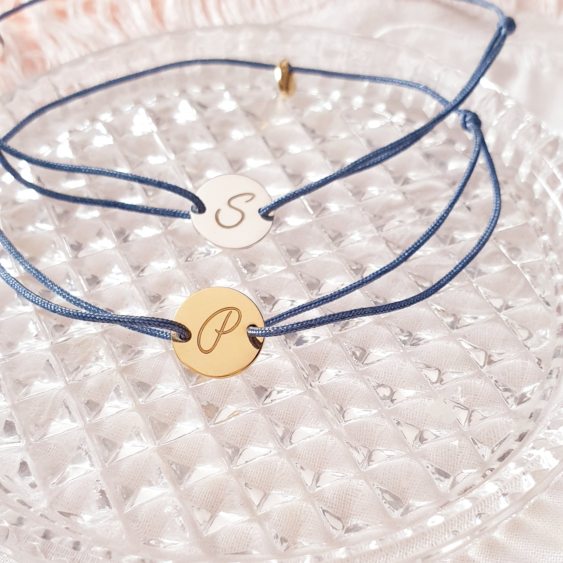 bracelet-personnalise-femme-medaille-jeton