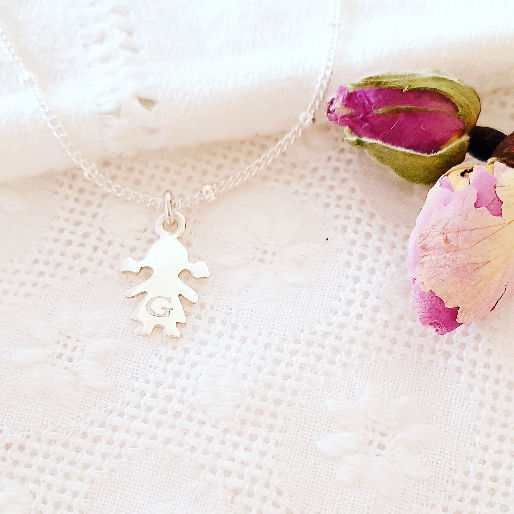 bracelet-maman-charm-fille-grave-initiale-argent